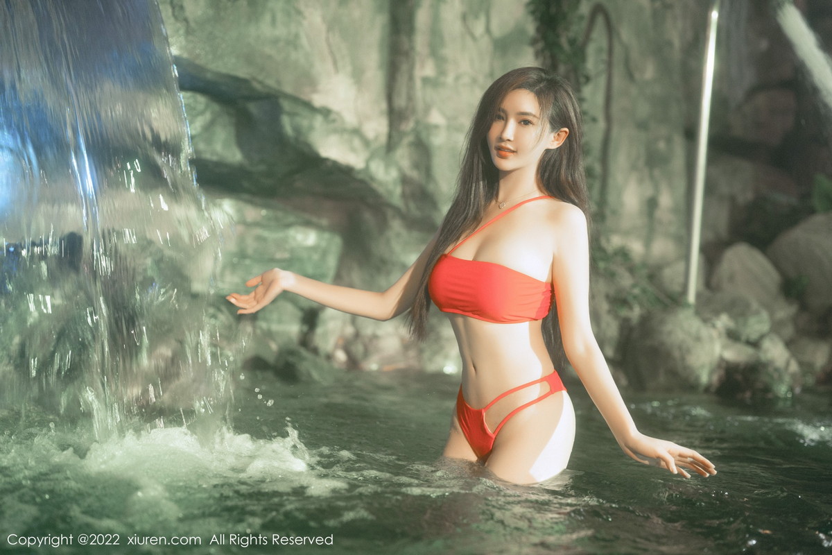 [XiuRen]高清写真图 2022.12.19 No.6014 Carol周妍希 温泉美臀