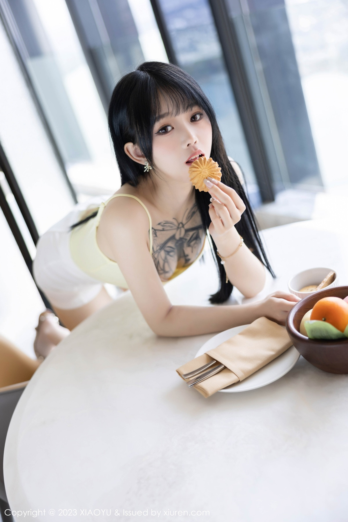 [XIAOYU]高清写真图 2023.06.12 VOL.1047 奶瓶. 清纯美腿