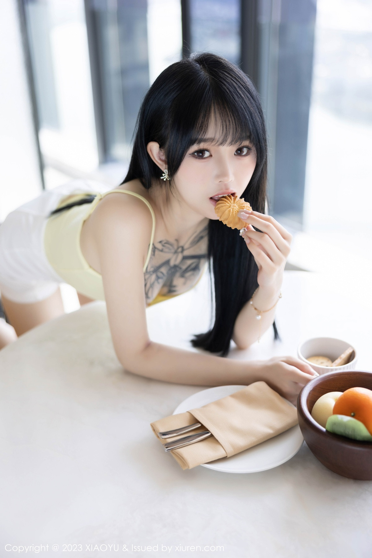 [XIAOYU]高清写真图 2023.06.12 VOL.1047 奶瓶. 清纯美腿