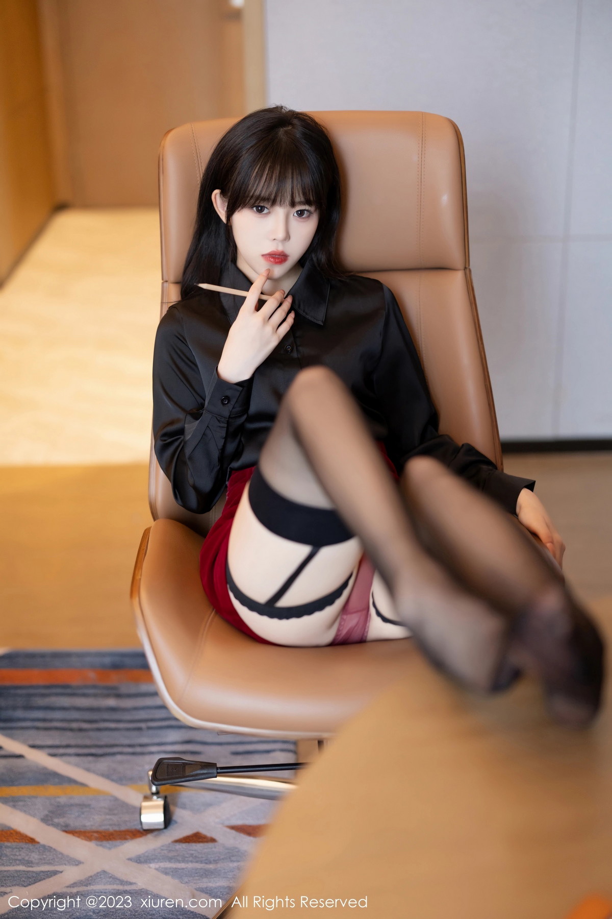 [XIAOYU]高清写真图 2023.07.05 VOL.1063 奶瓶. 黑丝美腿
