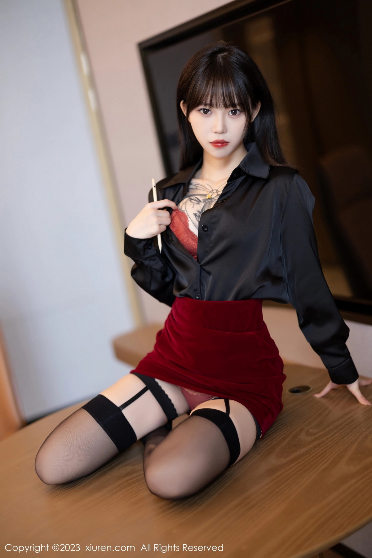 [XIAOYU]高清写真图 2023.07.05 VOL.1063 奶瓶. 黑丝美腿