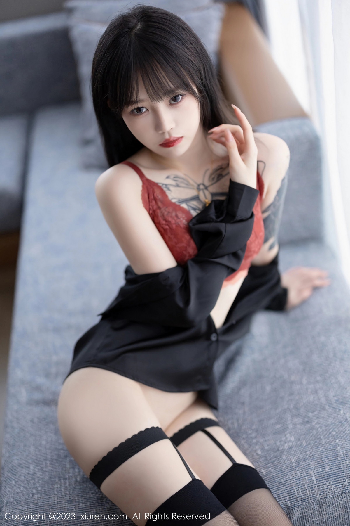 [XIAOYU]高清写真图 2023.07.05 VOL.1063 奶瓶. 黑丝美腿