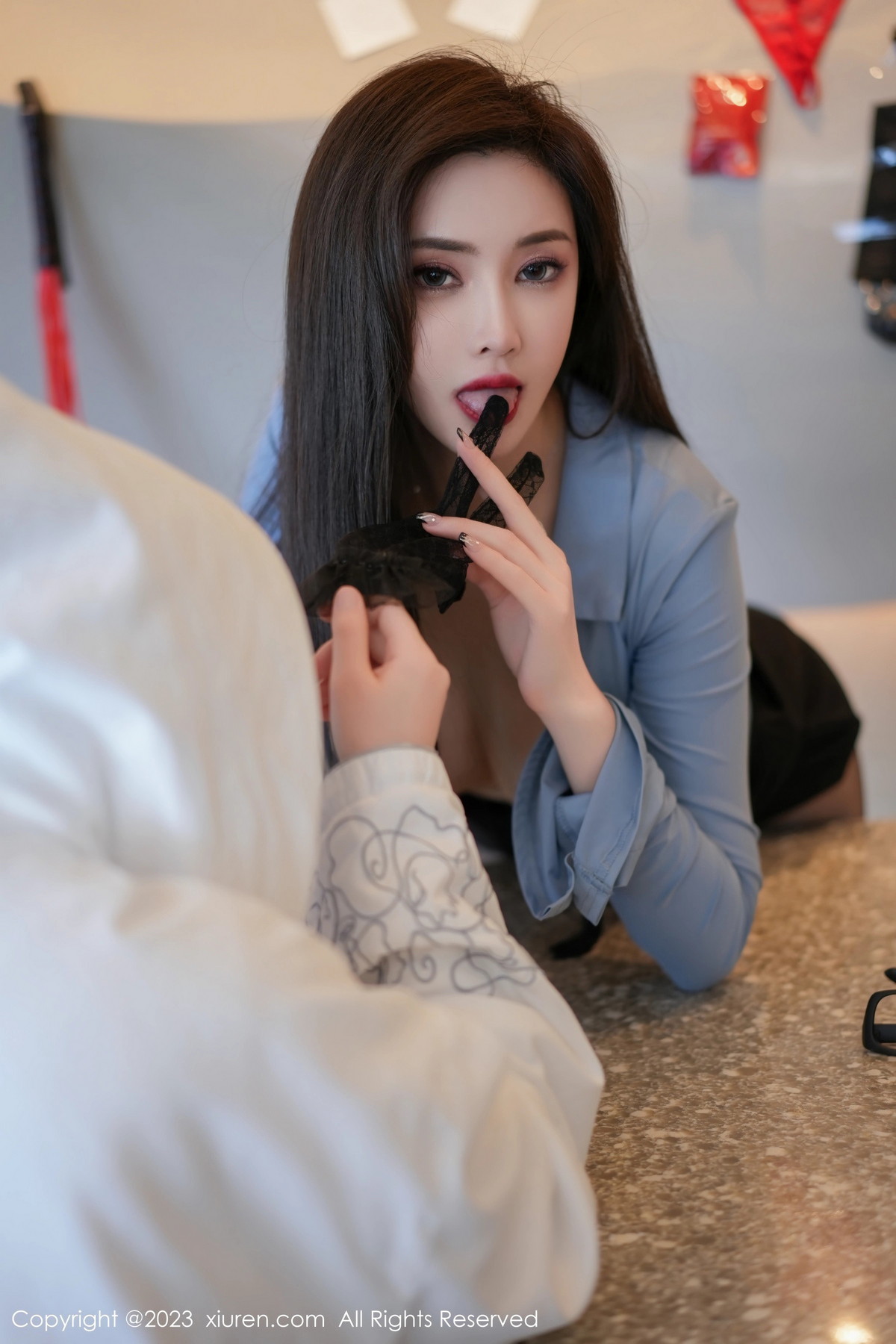 [XiuRen]高清写真图 2023.07.18 No.7095 Carol周妍希 黑丝美腿