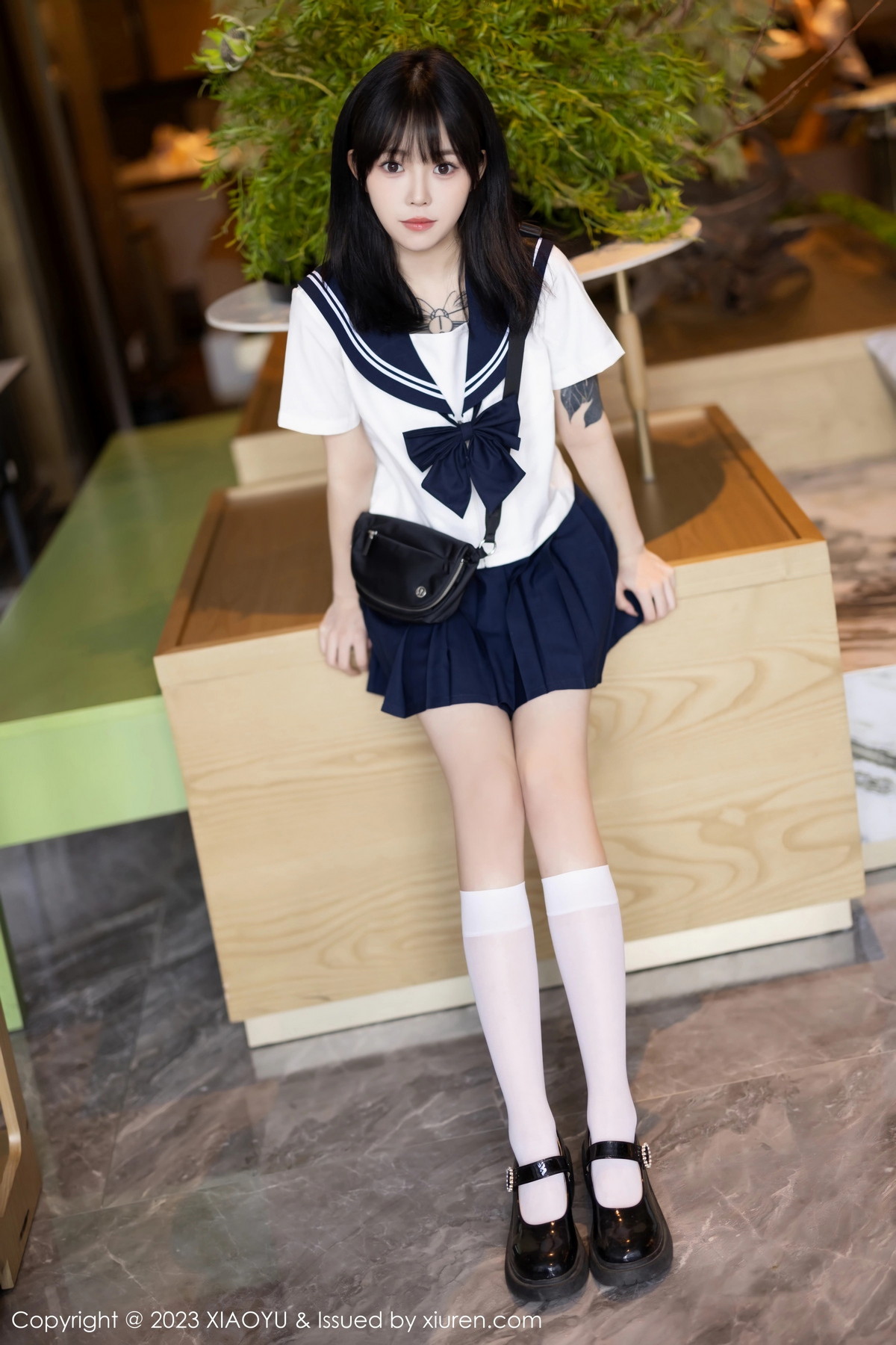 [XIAOYU]高清写真图 2023.08.08 VOL.1087 奶瓶. 学生装美腿