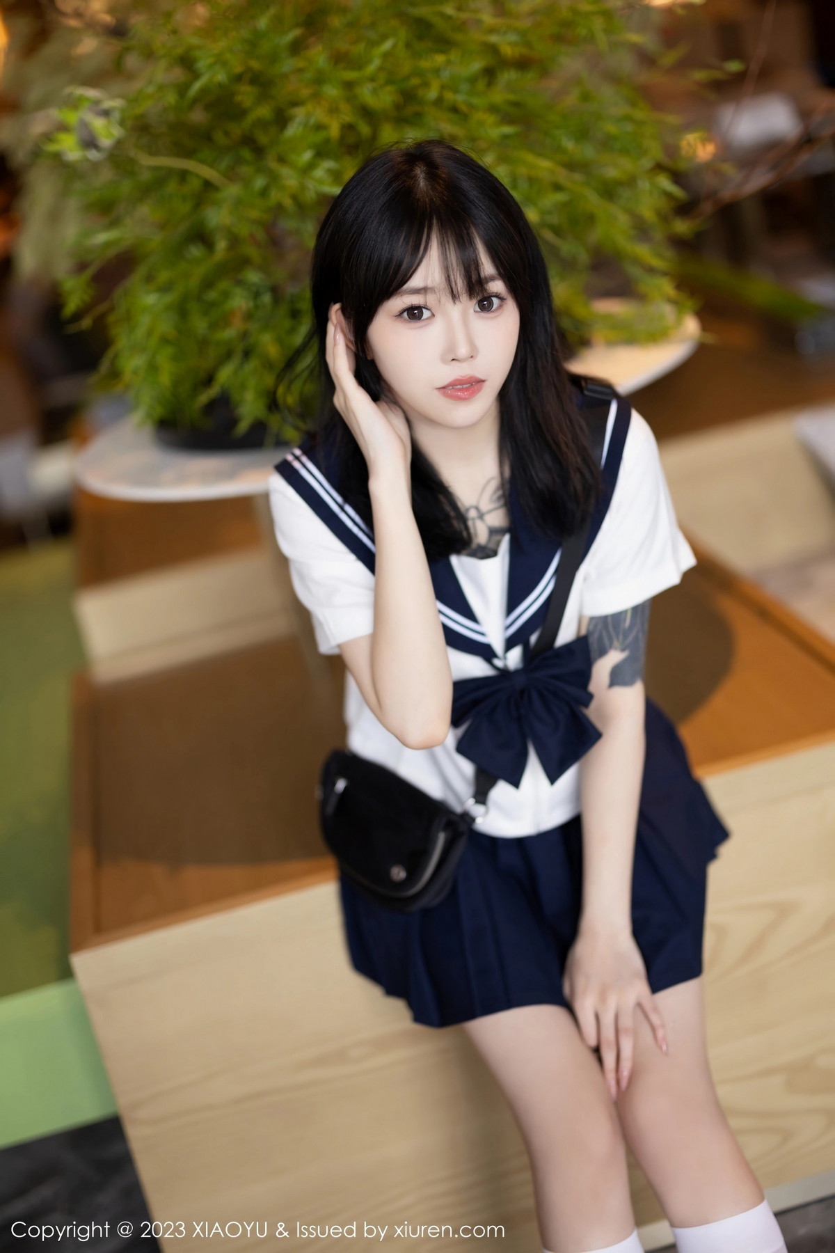 [XIAOYU]高清写真图 2023.08.08 VOL.1087 奶瓶. 学生装美腿