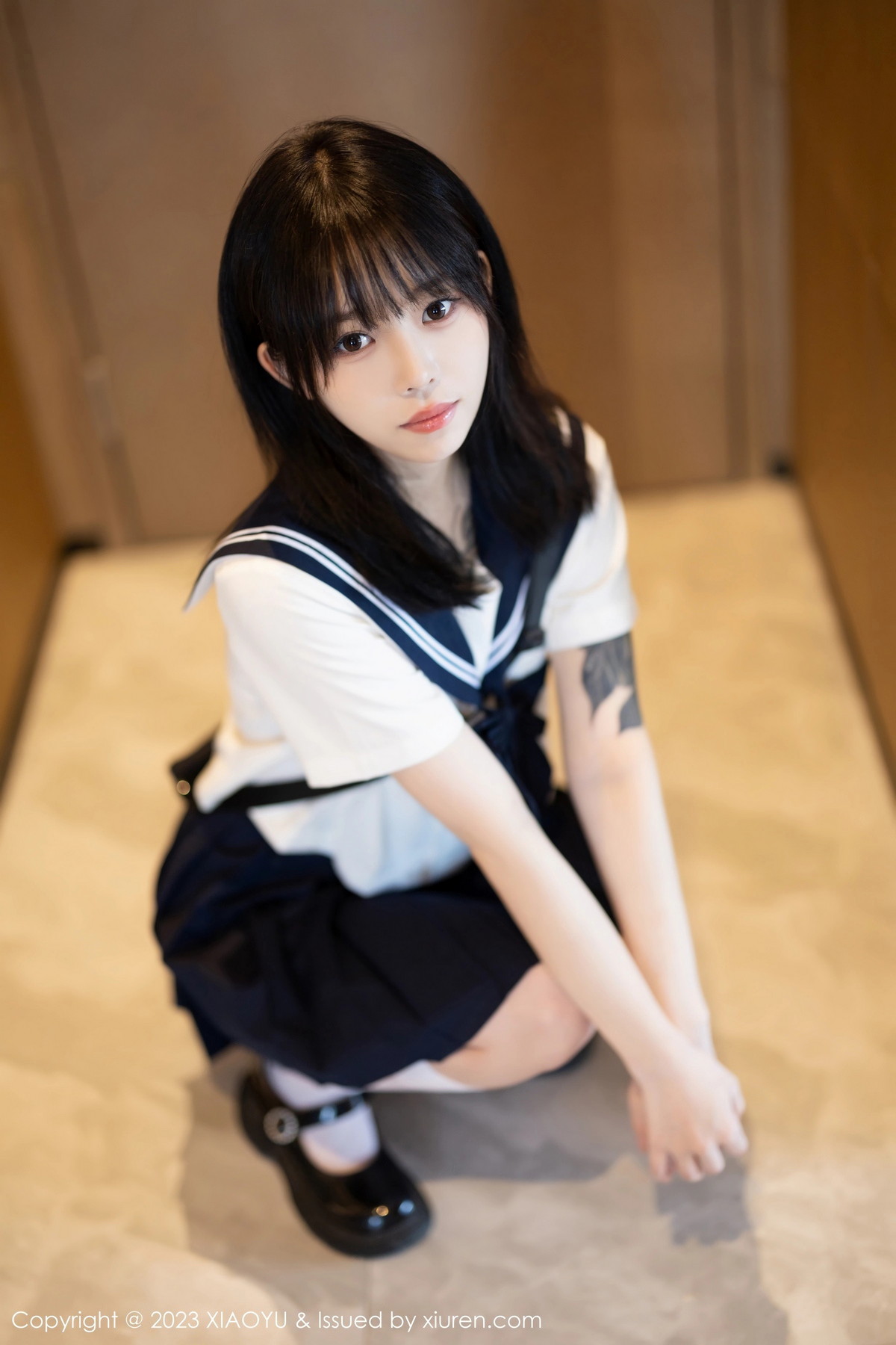 [XIAOYU]高清写真图 2023.08.08 VOL.1087 奶瓶. 学生装美腿