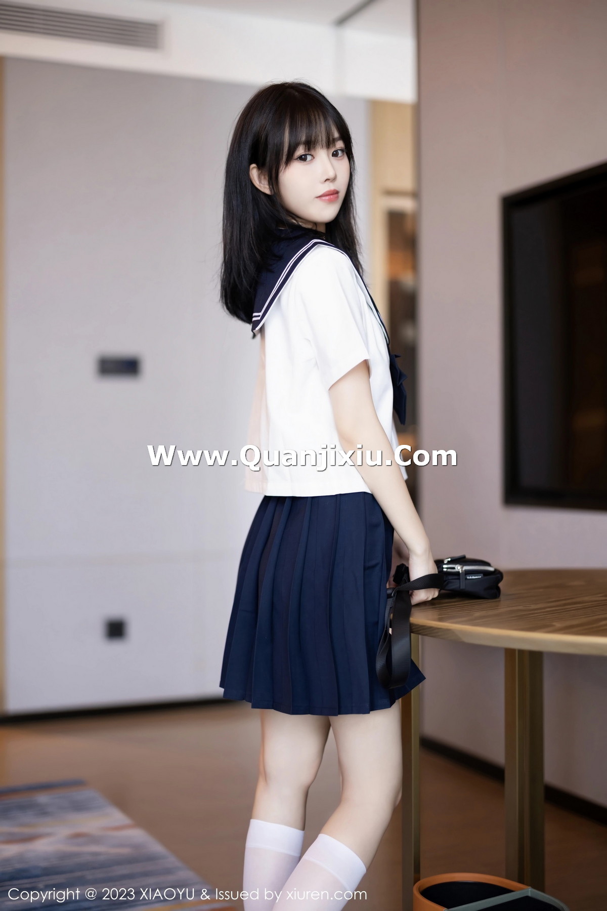 [XIAOYU]高清写真图 2023.08.08 VOL.1087 奶瓶. 学生装美腿