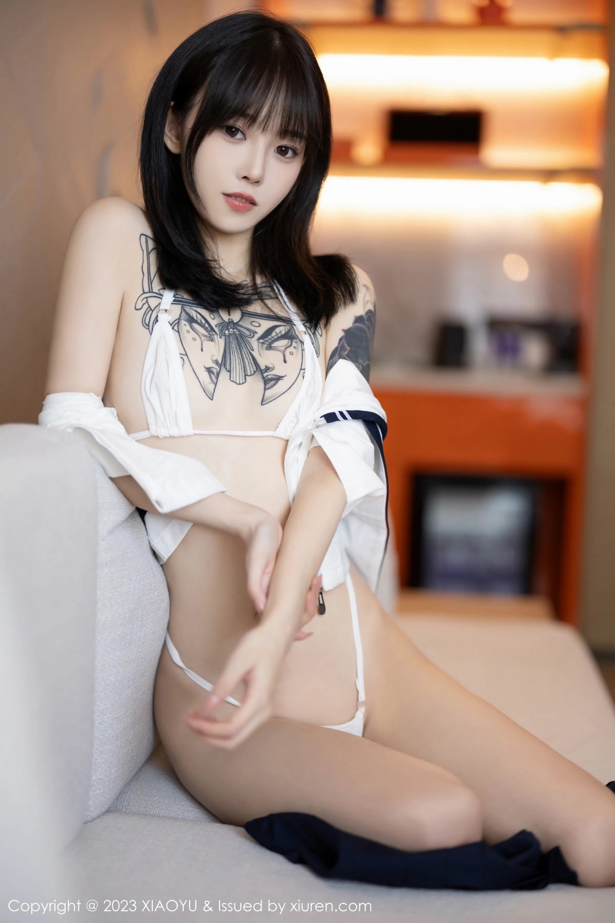 [XIAOYU]高清写真图 2023.08.08 VOL.1087 奶瓶. 学生装美腿