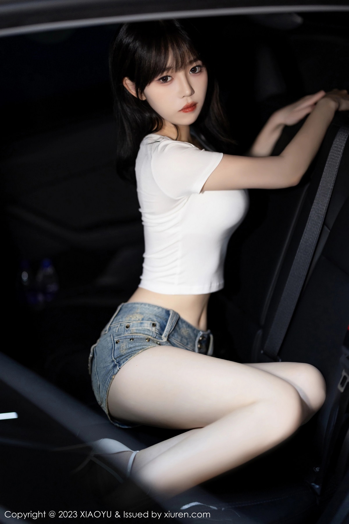 [XIAOYU]高清写真图 2023.08.21 VOL.1096 奶瓶. 清纯美腿