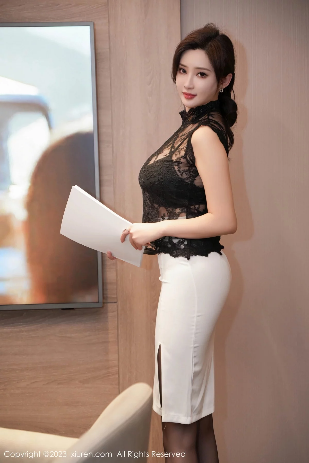 [XiuRen]高清写真图 2023.12.11 No.7792 Carol周妍希 黑丝美臀
