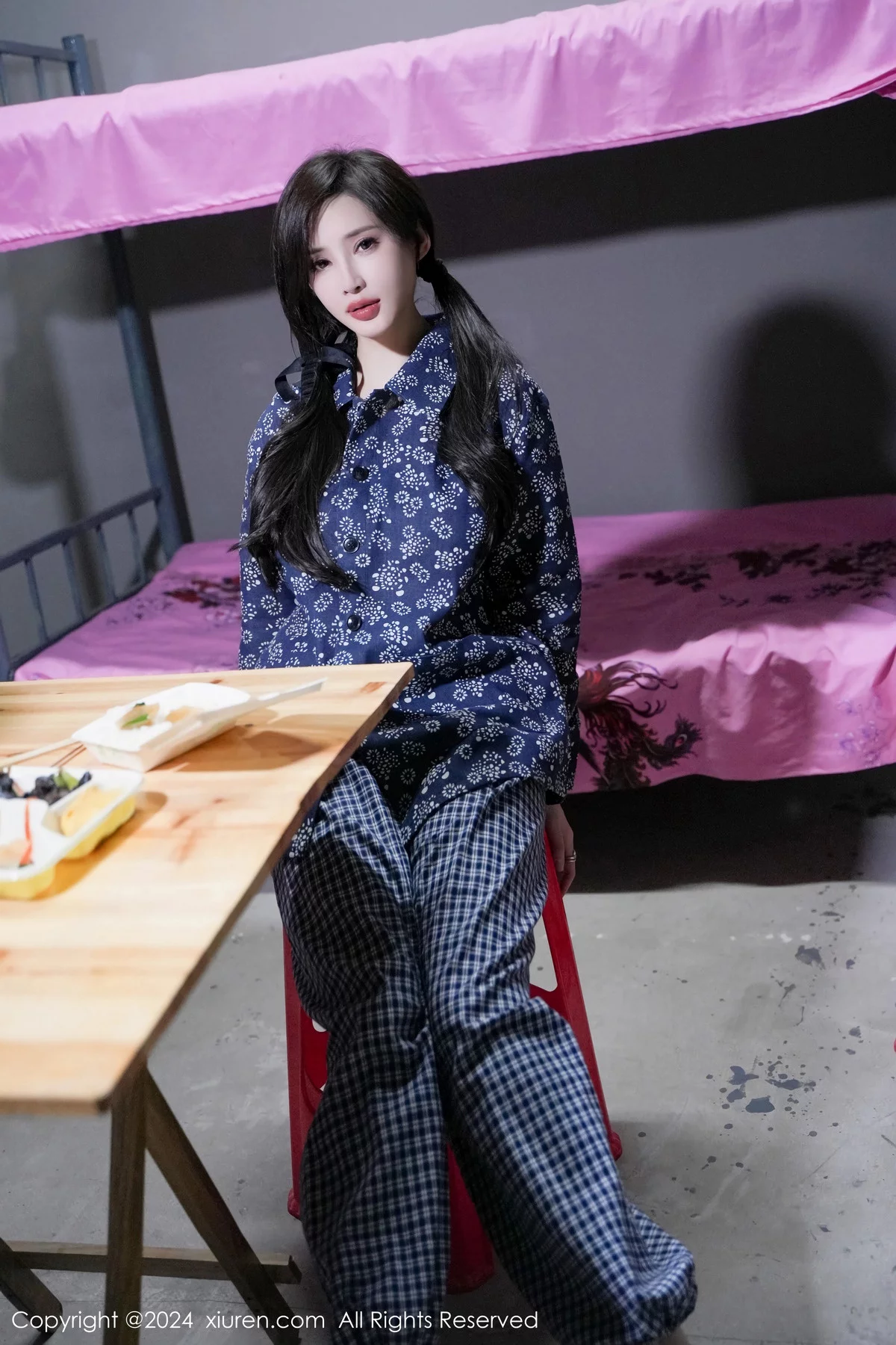 [XiuRen]高清写真图 2024.01.05 No.7915 Carol周妍希 丝袜美臀