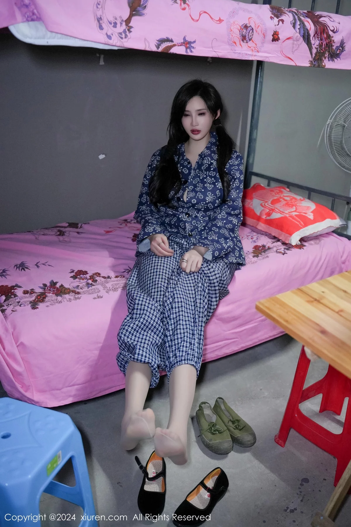 [XiuRen]高清写真图 2024.01.05 No.7915 Carol周妍希 丝袜美臀