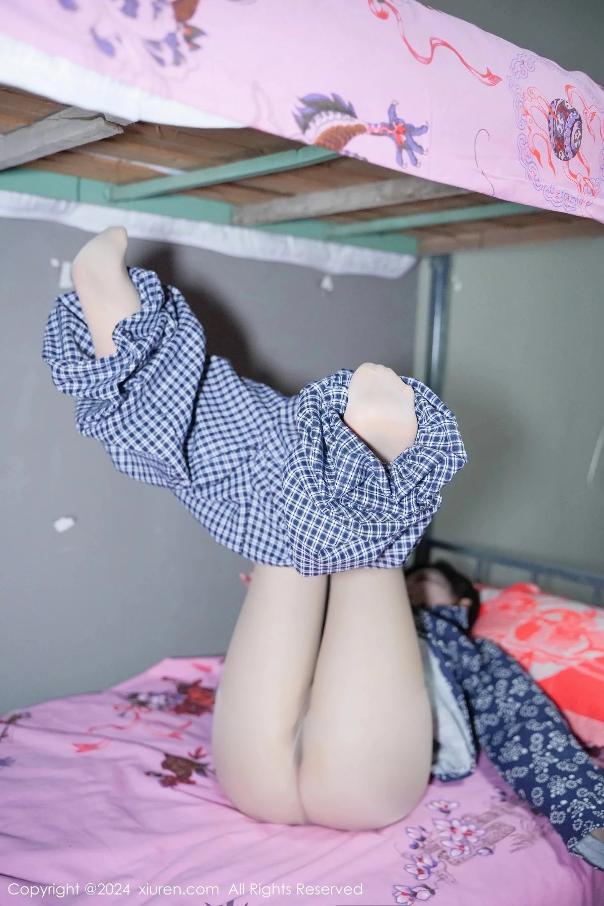 [XiuRen]高清写真图 2024.01.05 No.7915 Carol周妍希 丝袜美臀