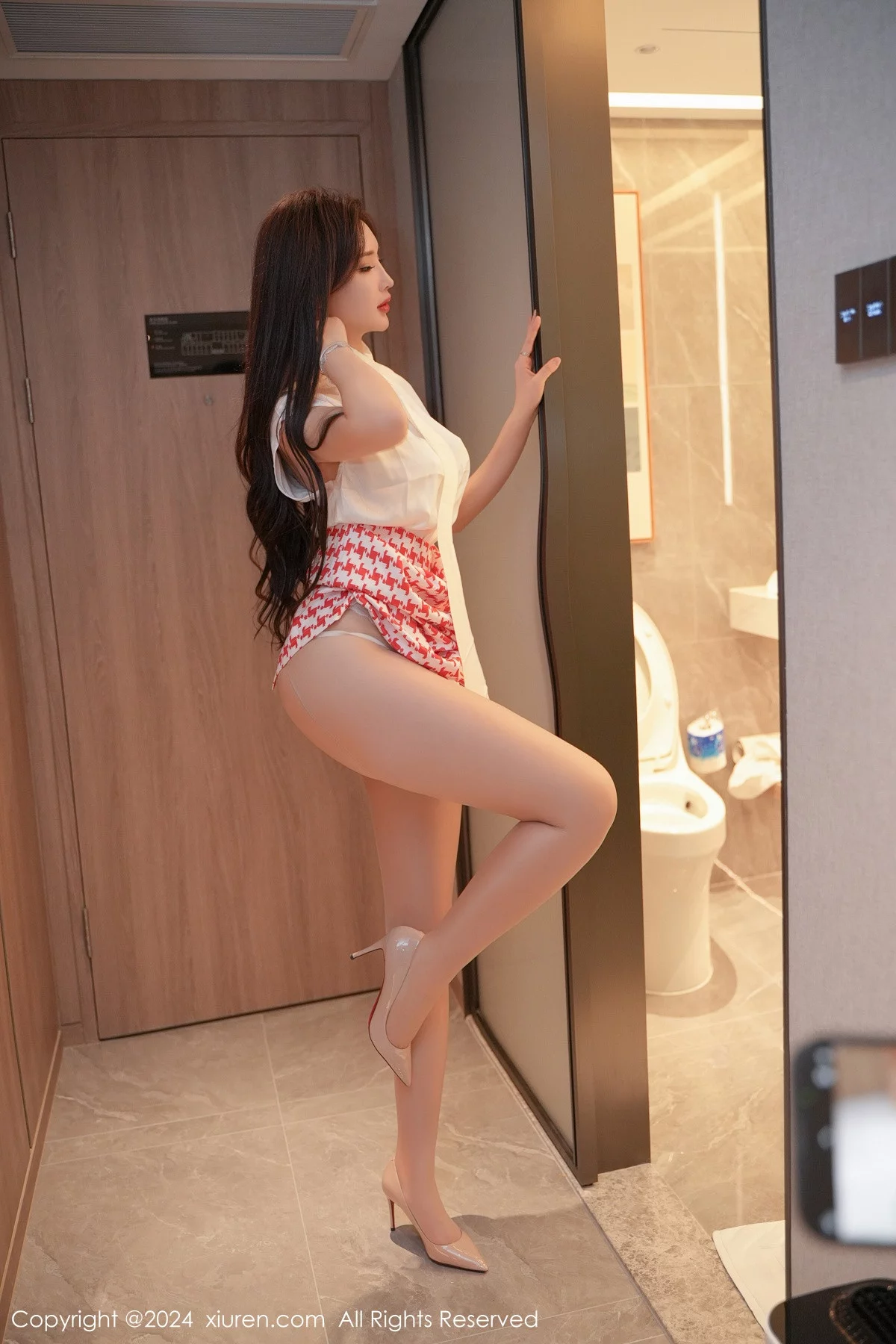 [XiuRen]高清写真图 2024.01.11 No.7944 Carol周妍希 丰腴丝袜
