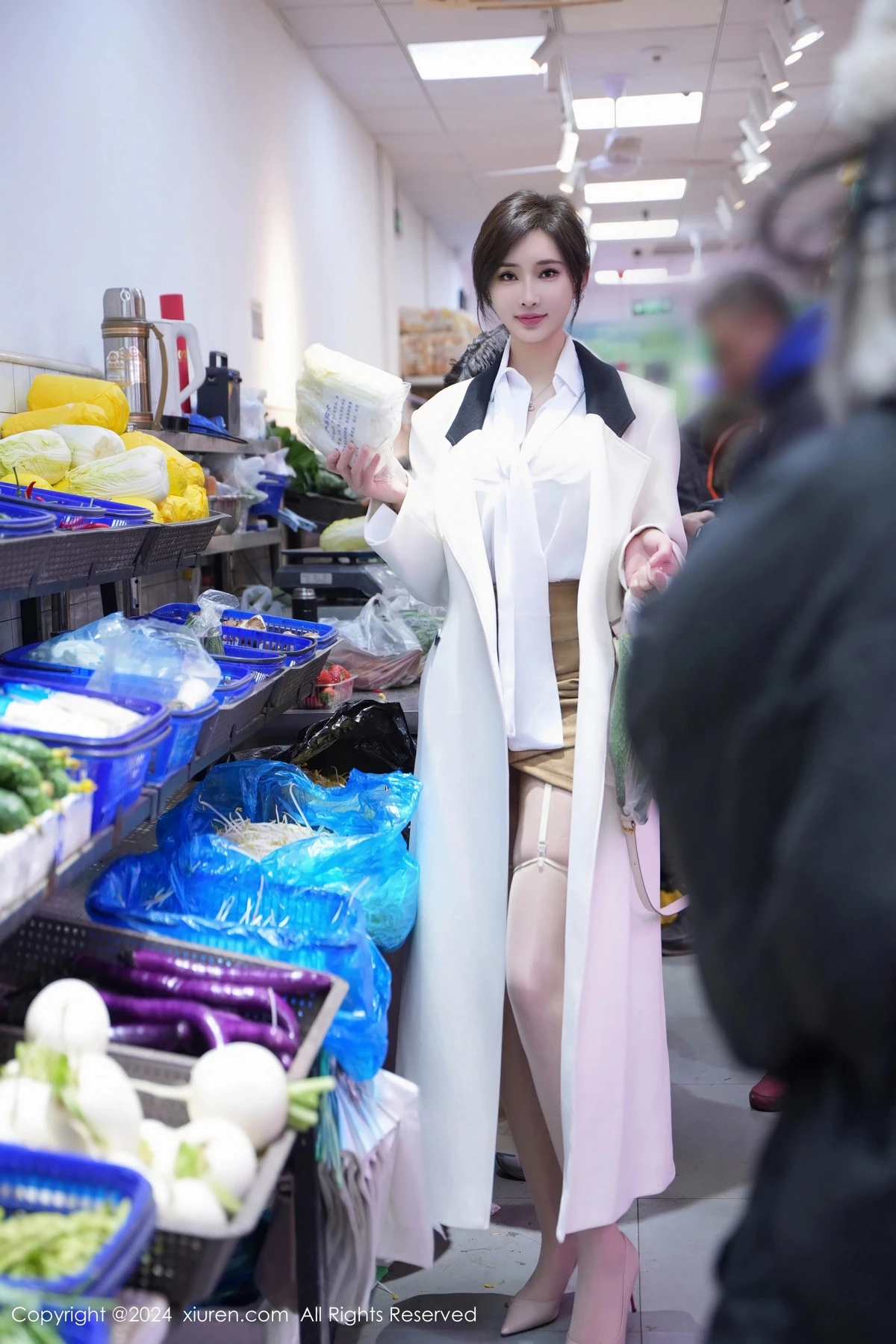 [XiuRen]高清写真图 2024.02.07 No.8083 Carol周妍希 丝袜性感