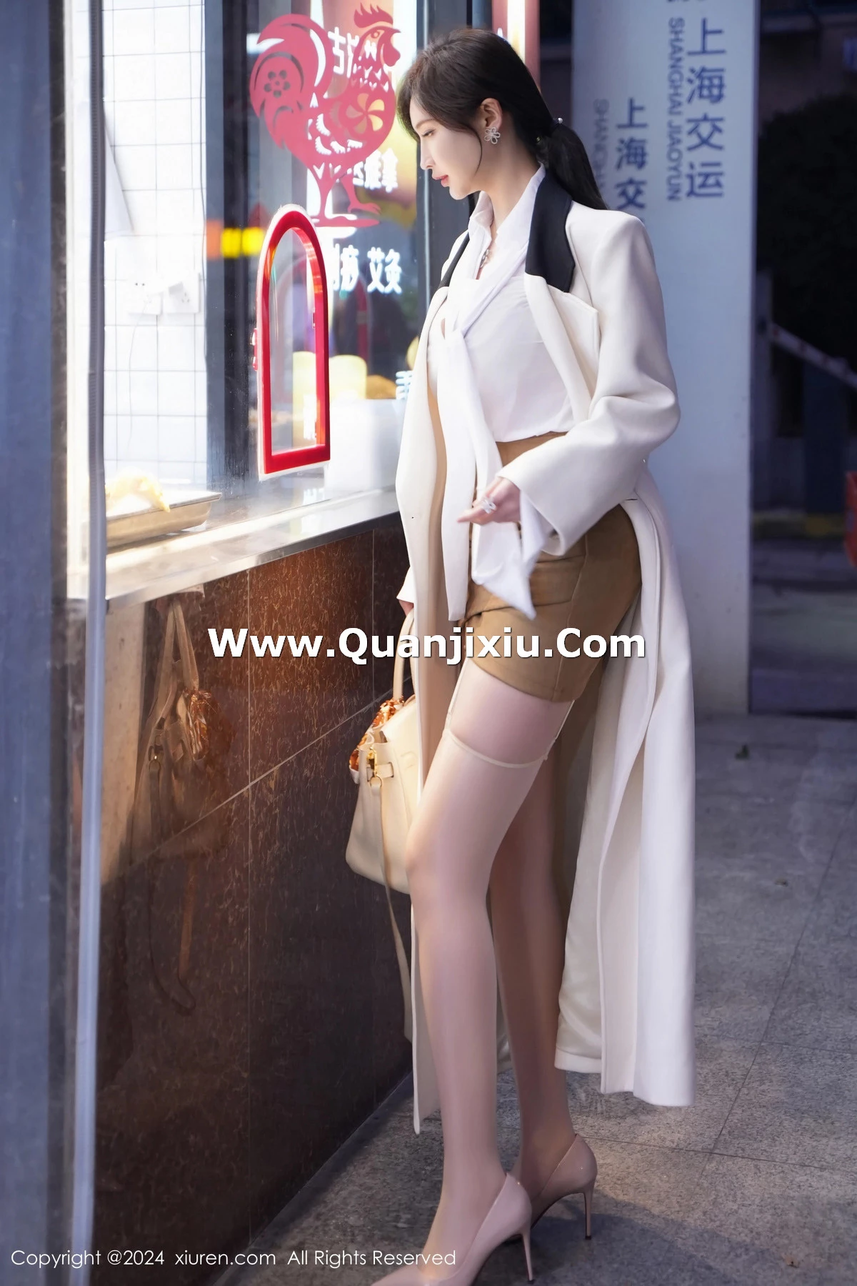 [XiuRen]高清写真图 2024.02.07 No.8083 Carol周妍希 丝袜性感