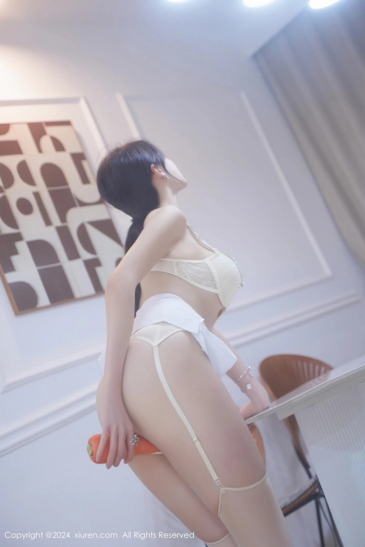 [XiuRen]高清写真图 2024.02.07 No.8083 Carol周妍希 丝袜性感