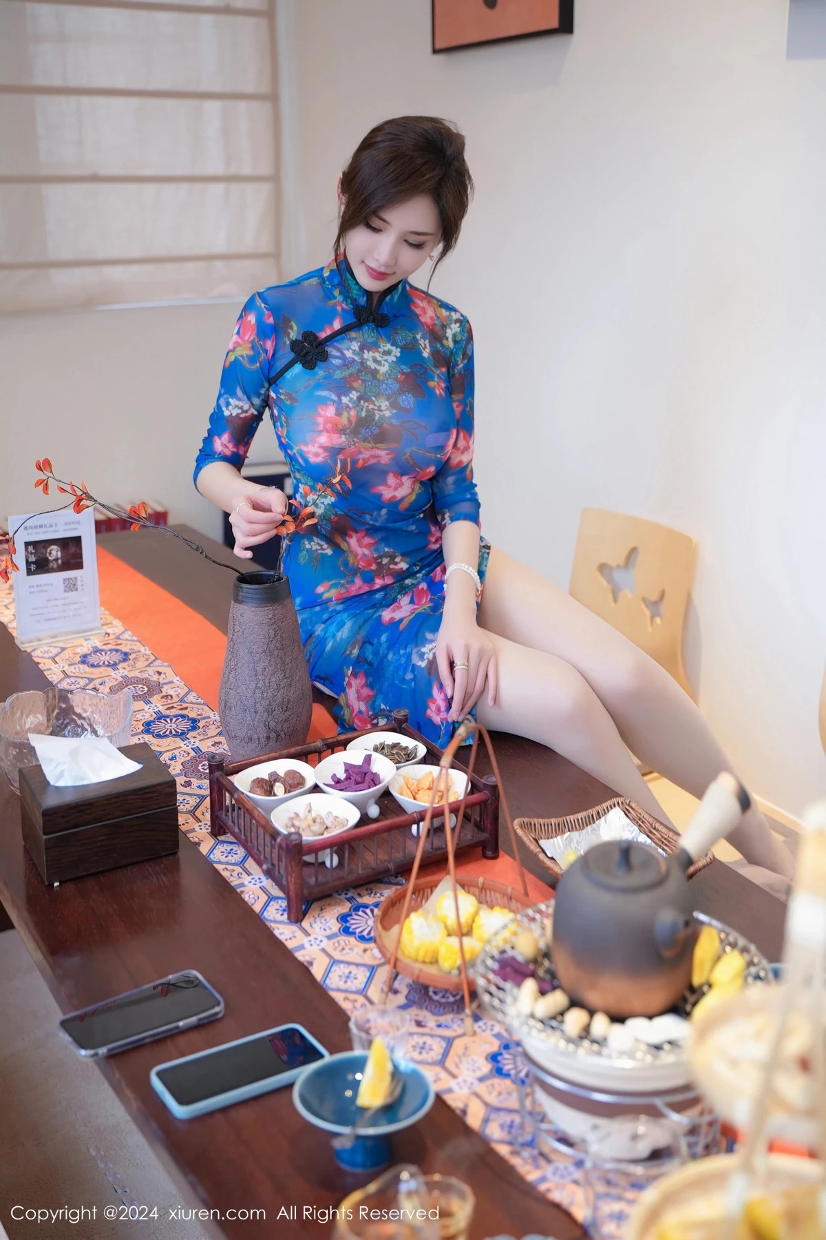 [XiuRen]高清写真图 2024.02.22 No.8127 Carol周妍希X 丝袜美腿