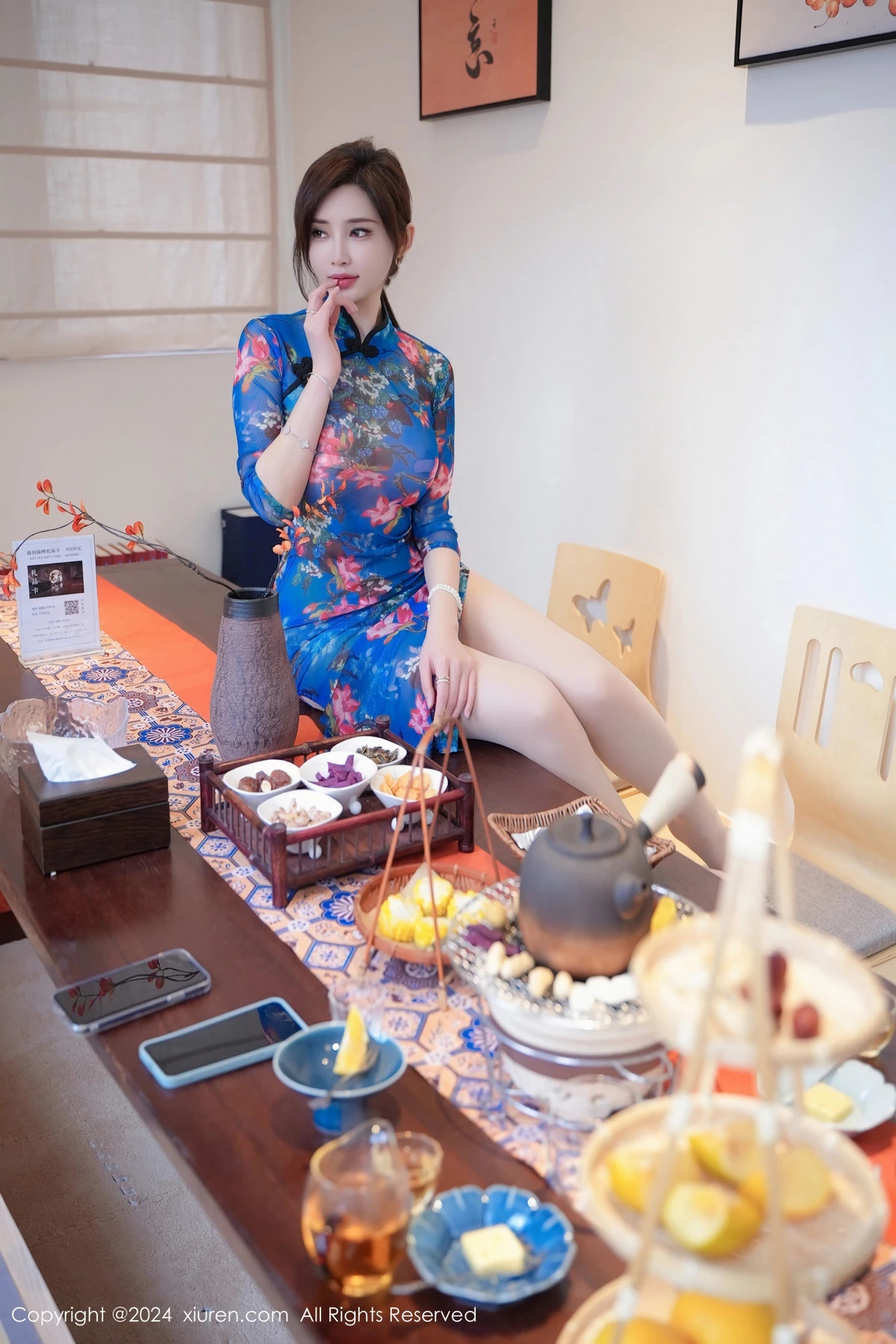 [XiuRen]高清写真图 2024.02.22 No.8127 Carol周妍希X 丝袜美腿