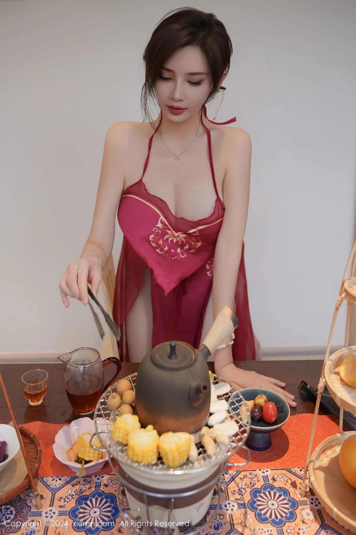 [XiuRen]高清写真图 2024.02.27 No.8144 Carol周妍希X 美腿丝袜