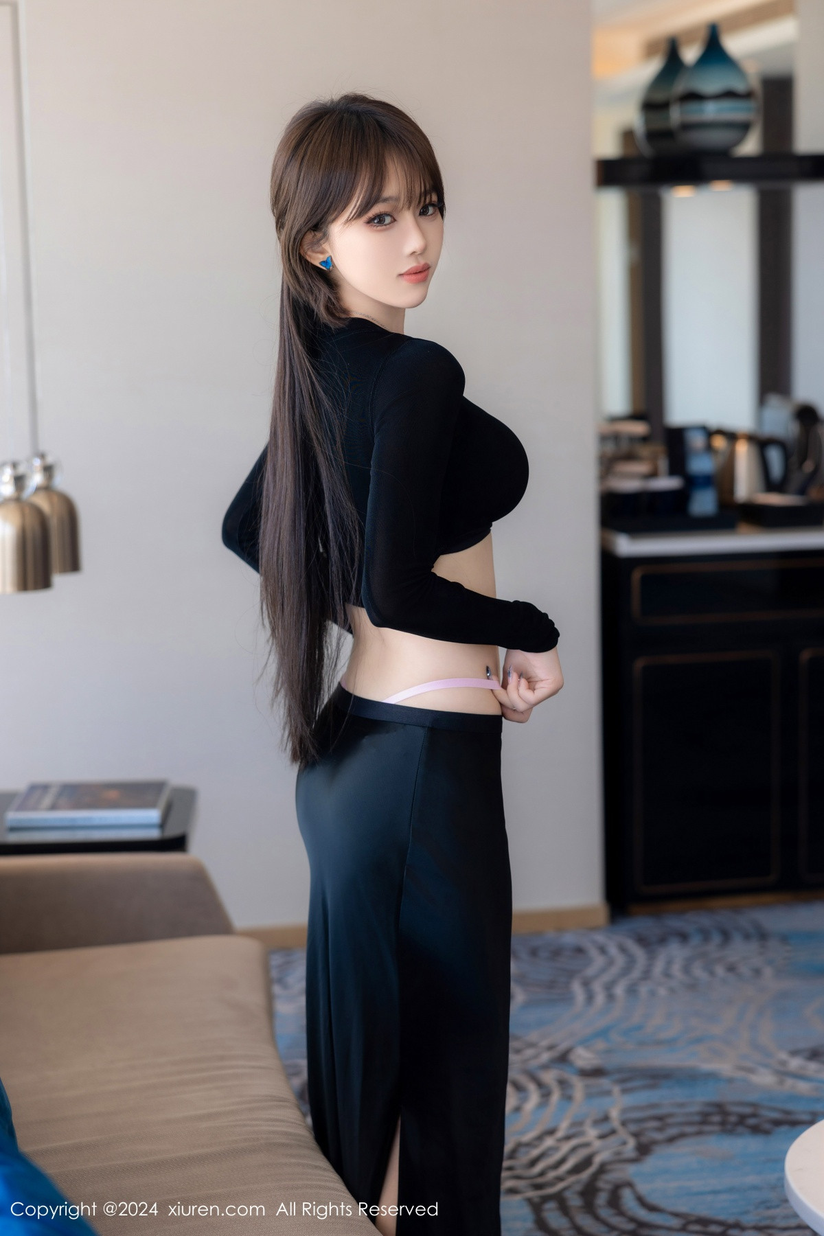 [XiuRen]高清写真图 2024.06.06 No.8661 奶瓶. 美腿性感