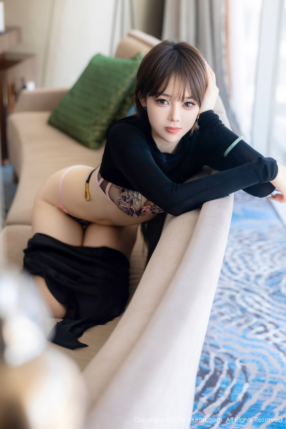 [XiuRen]高清写真图 2024.06.06 No.8661 奶瓶. 美腿性感