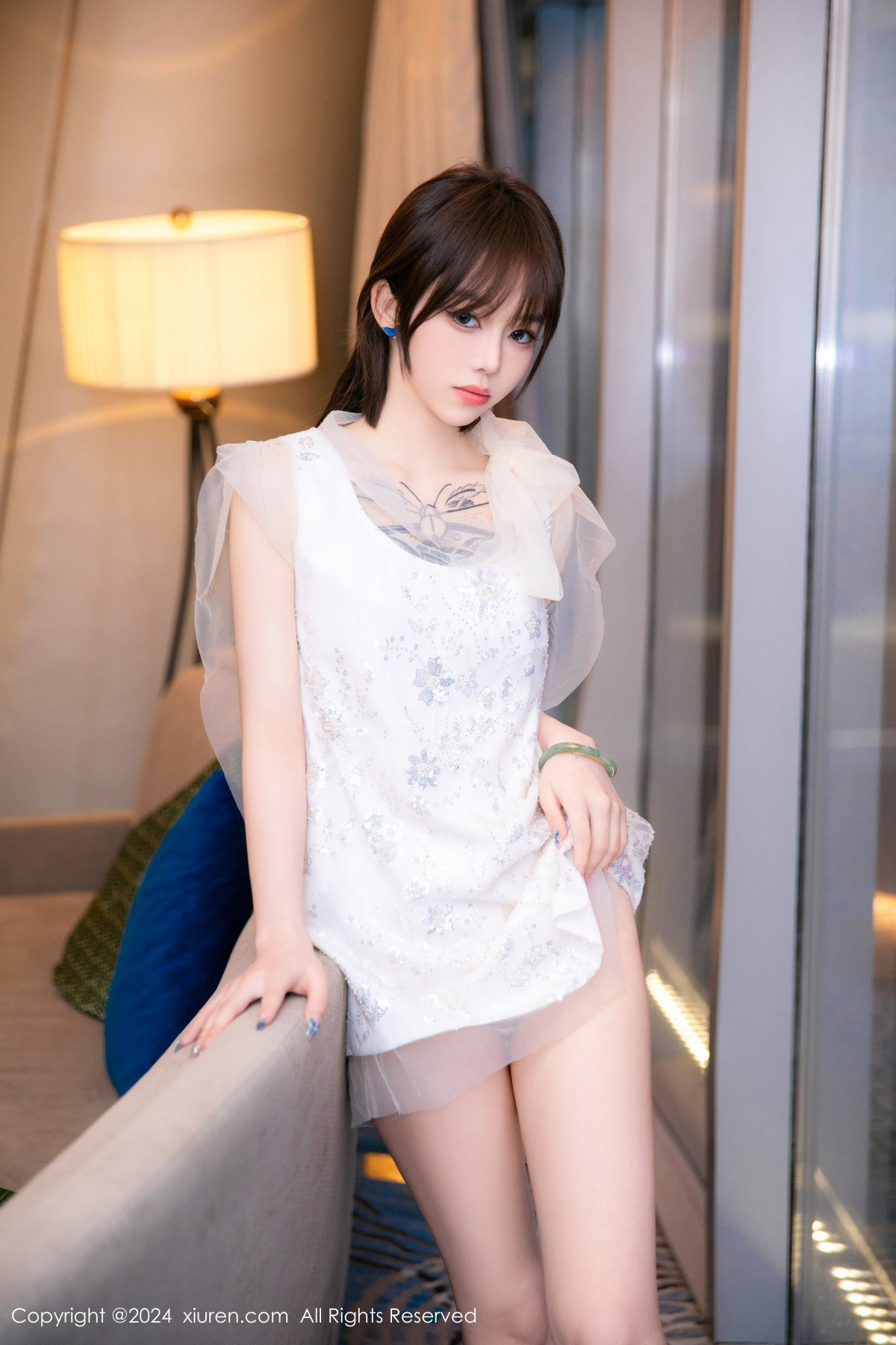 [XiuRen]高清写真图 2024.06.13 No.8696 奶瓶. 美腿性感