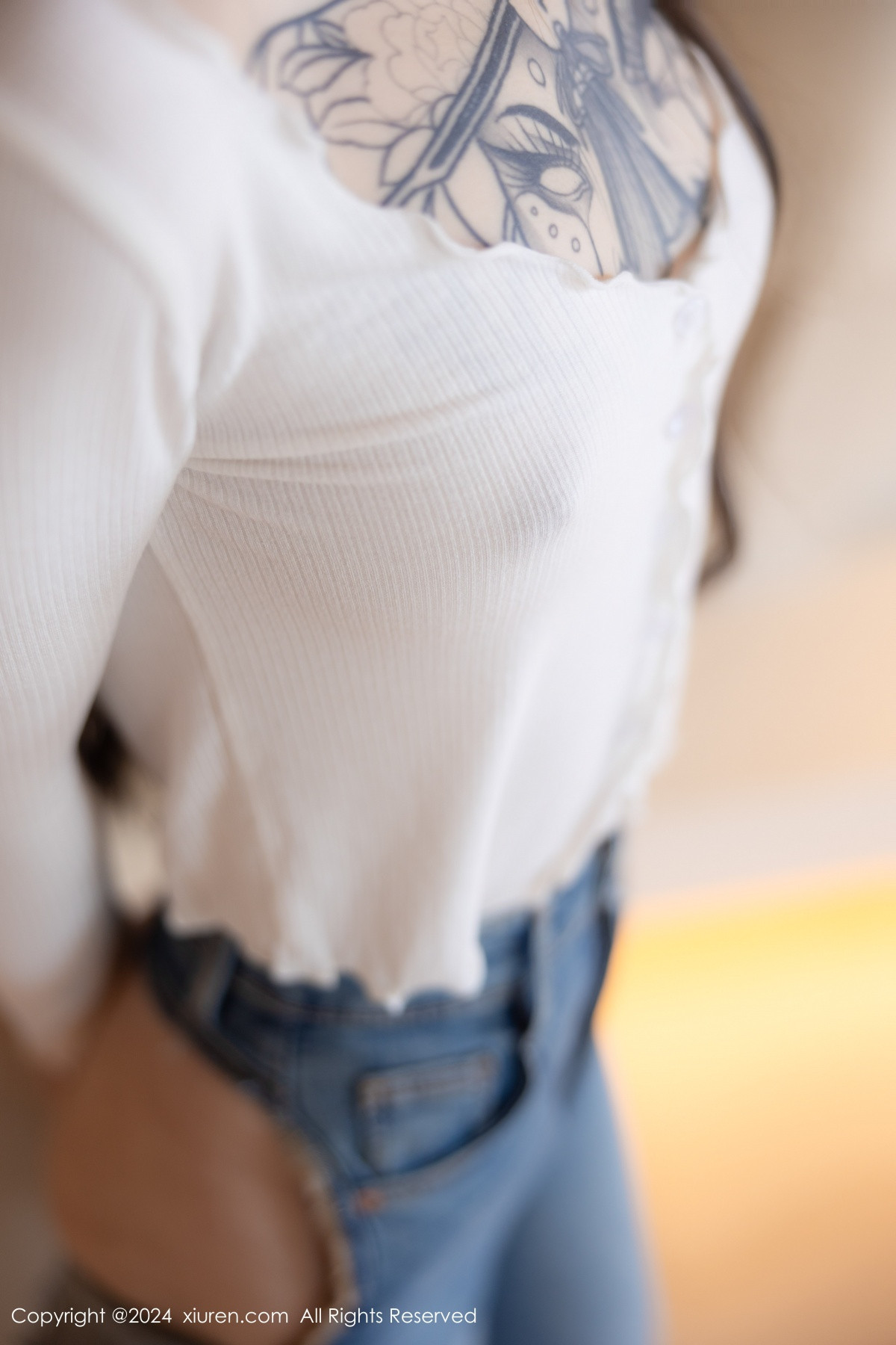 [XiuRen]高清写真图 2024.06.21 No.8740 奶瓶. 美腿性感