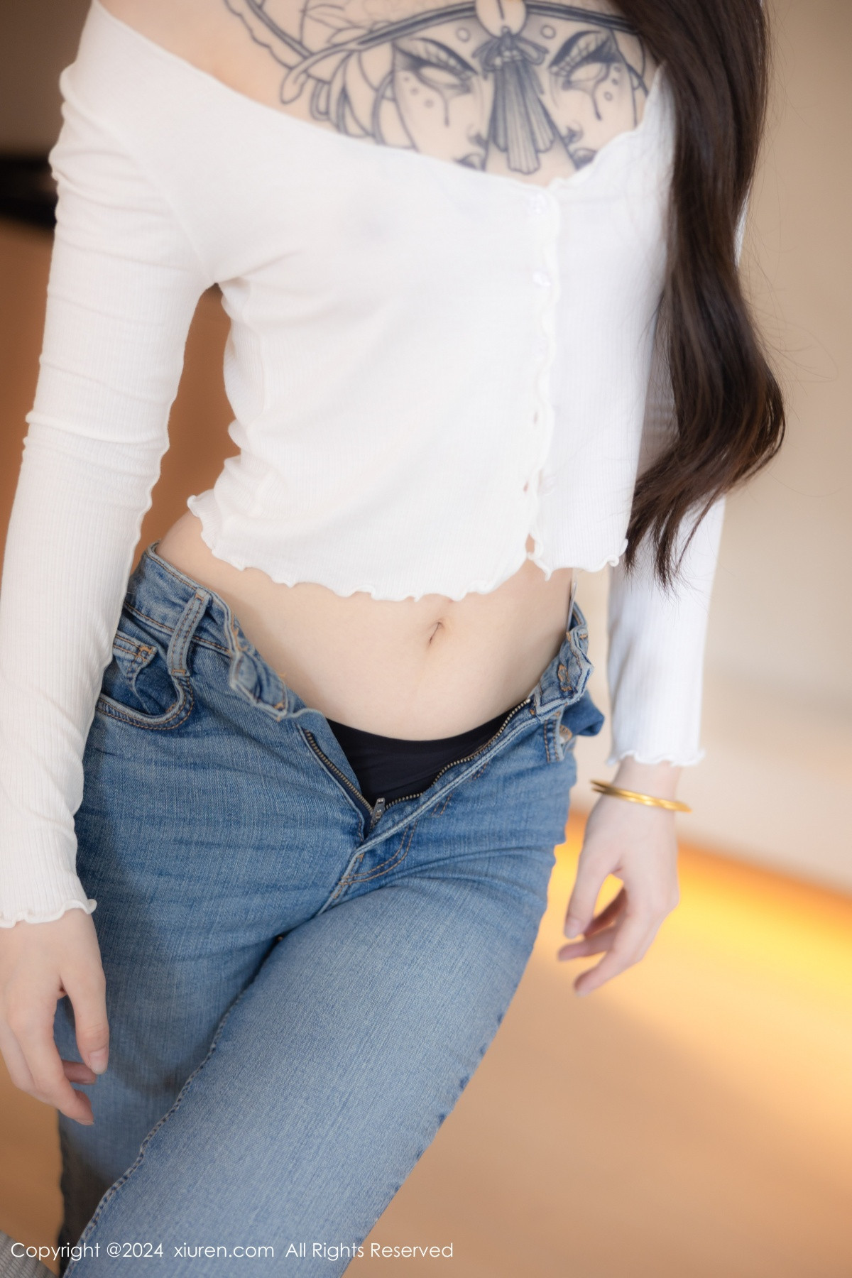 [XiuRen]高清写真图 2024.06.21 No.8740 奶瓶. 美腿性感