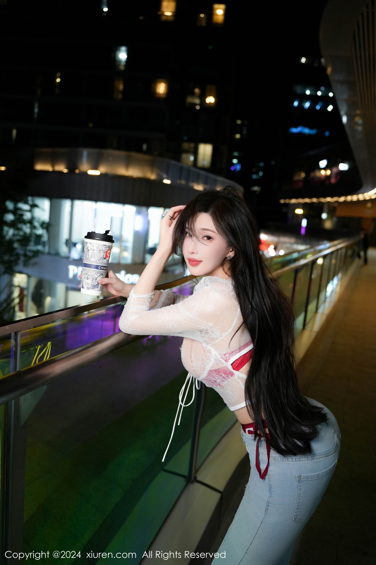 [XiuRen]高清写真图 2024.07.12 No.8846 Carol周妍希X 牛仔裤美腿