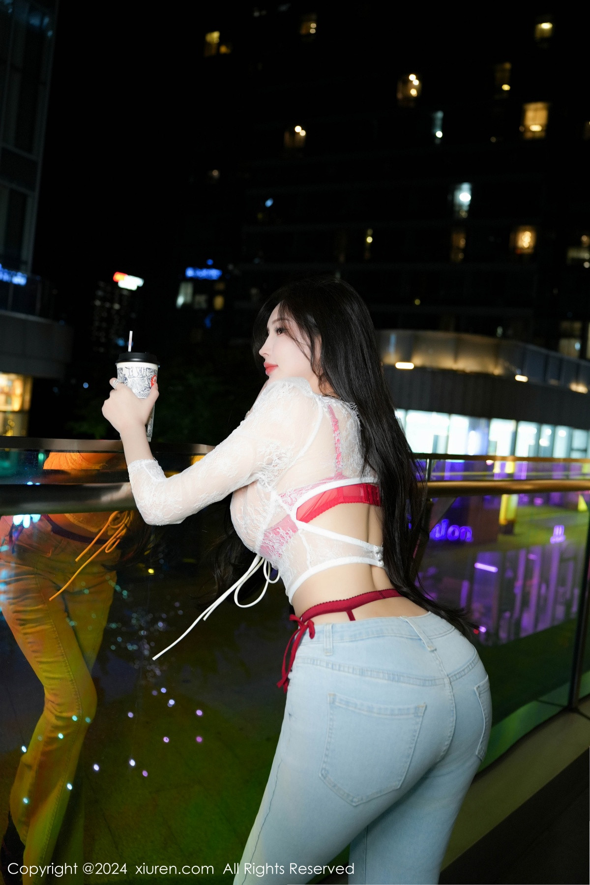 [XiuRen]高清写真图 2024.07.12 No.8846 Carol周妍希X 牛仔裤美腿