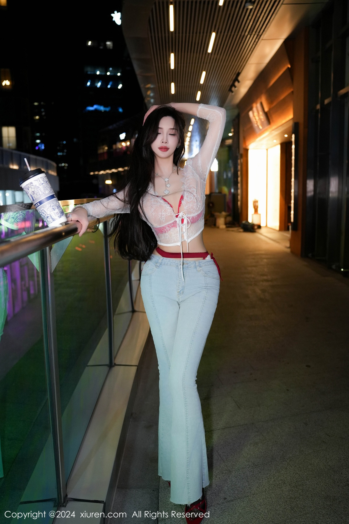 [XiuRen]高清写真图 2024.07.12 No.8846 Carol周妍希X 牛仔裤美腿