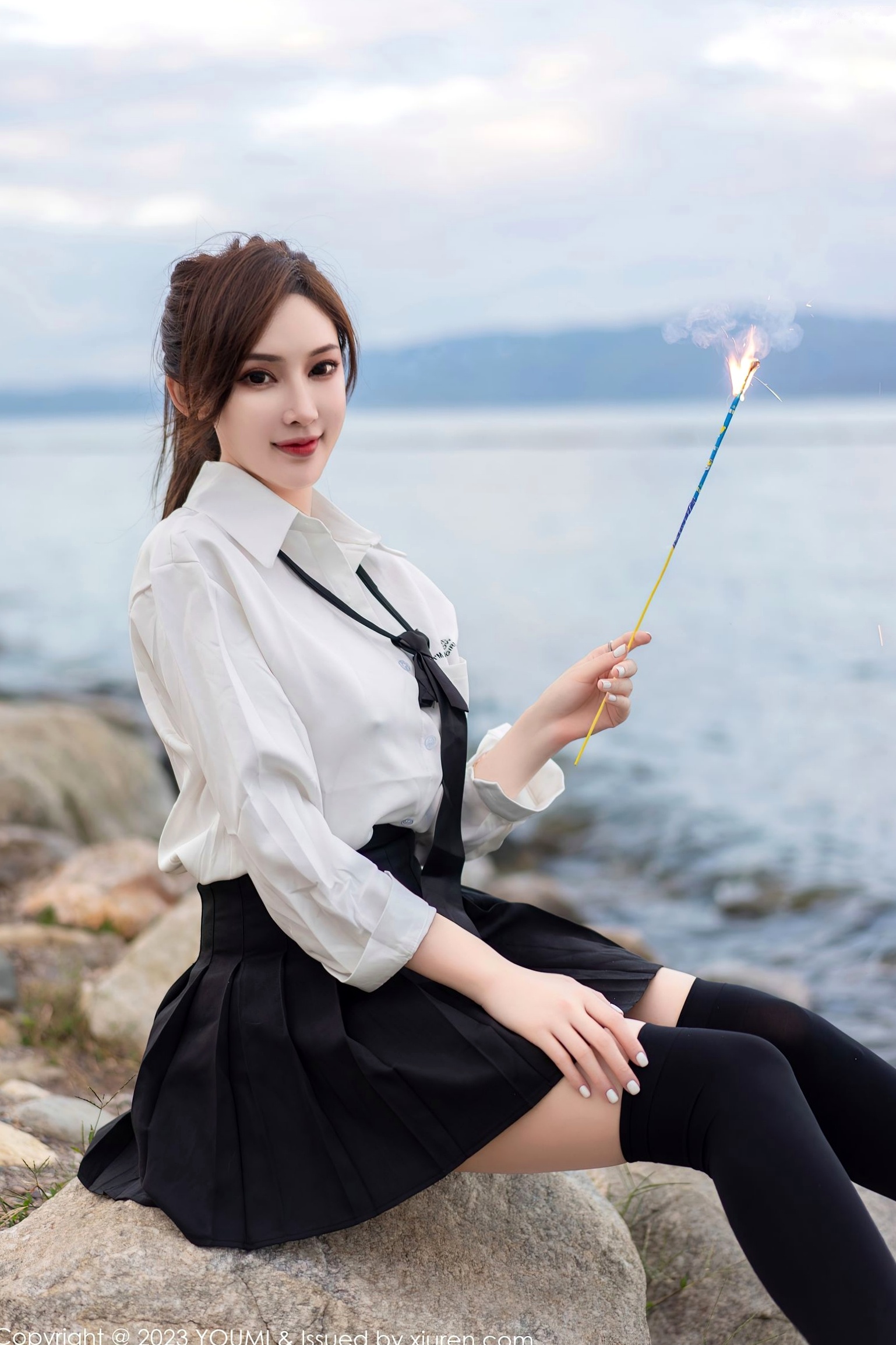 Gallery - YouMi尤蜜荟 - Chiness Model -903-周妍希：大理旅拍性感白衬衫黑短裙，制服诱惑与绝美背影勾勒极致曲线，无圣光大尺度私房写真尤蜜荟 - Chiness Model 性感诱惑大尺度私房照 周妍希女神私房照_秀色女神 - image 6