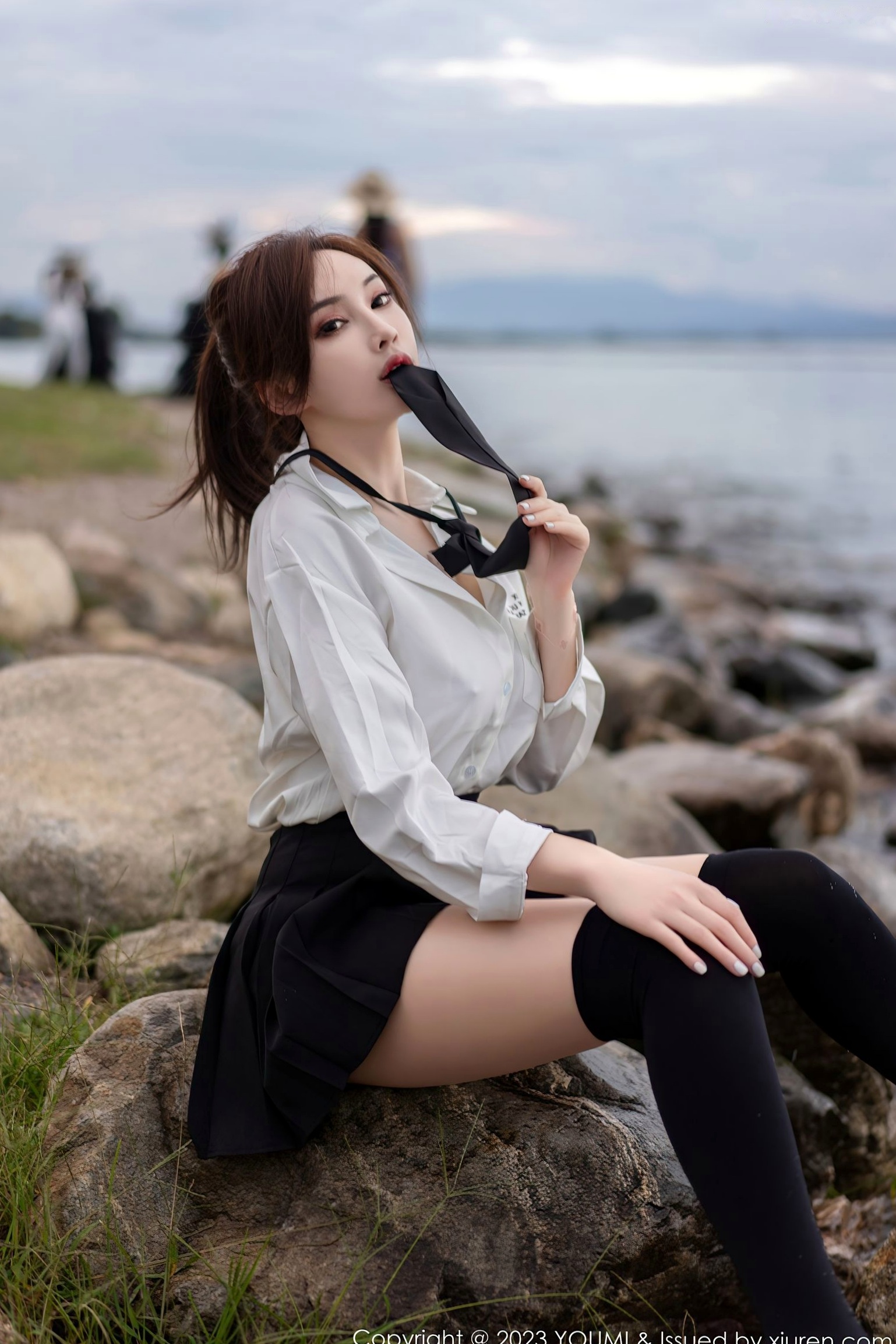 Gallery - YouMi尤蜜荟 - Chiness Model -903-周妍希：大理旅拍性感白衬衫黑短裙，制服诱惑与绝美背影勾勒极致曲线，无圣光大尺度私房写真尤蜜荟 - Chiness Model 性感诱惑大尺度私房照 周妍希女神私房照_秀色女神 - image 14