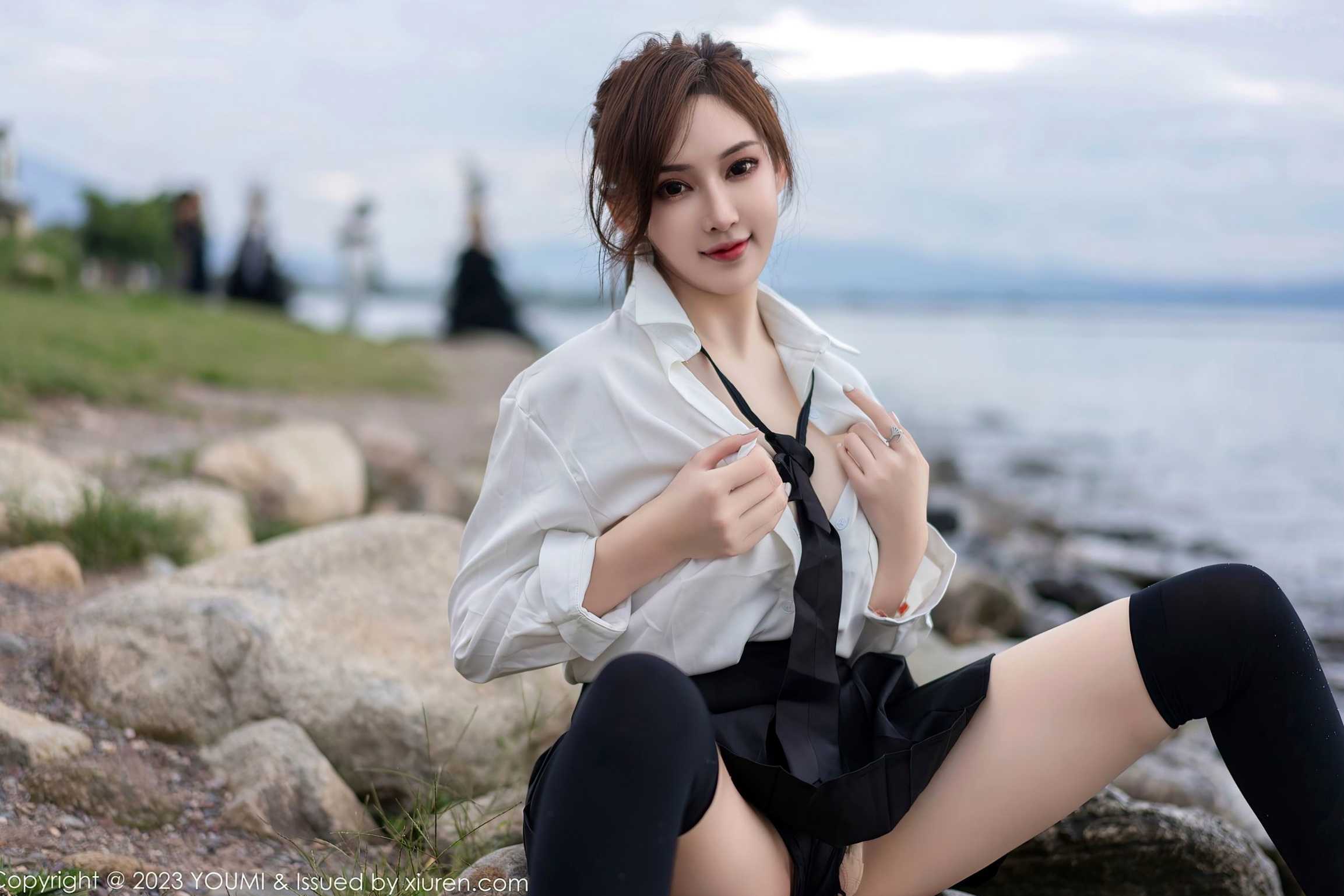 Gallery - YouMi尤蜜荟 - Chiness Model -903-周妍希：大理旅拍性感白衬衫黑短裙，制服诱惑与绝美背影勾勒极致曲线，无圣光大尺度私房写真尤蜜荟 - Chiness Model 性感诱惑大尺度私房照 周妍希女神私房照_秀色女神 - image 25