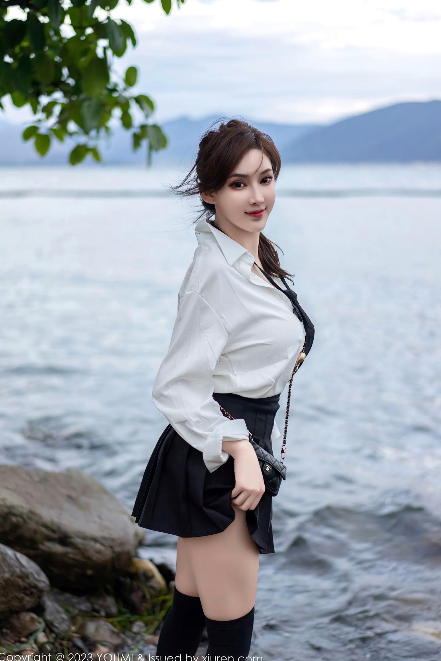 Gallery - YouMi尤蜜荟 - Chiness Model -903-周妍希：大理旅拍性感白衬衫黑短裙，制服诱惑与绝美背影勾勒极致曲线，无圣光大尺度私房写真尤蜜荟 - Chiness Model 性感诱惑大尺度私房照 周妍希女神私房照_秀色女神 - image 33