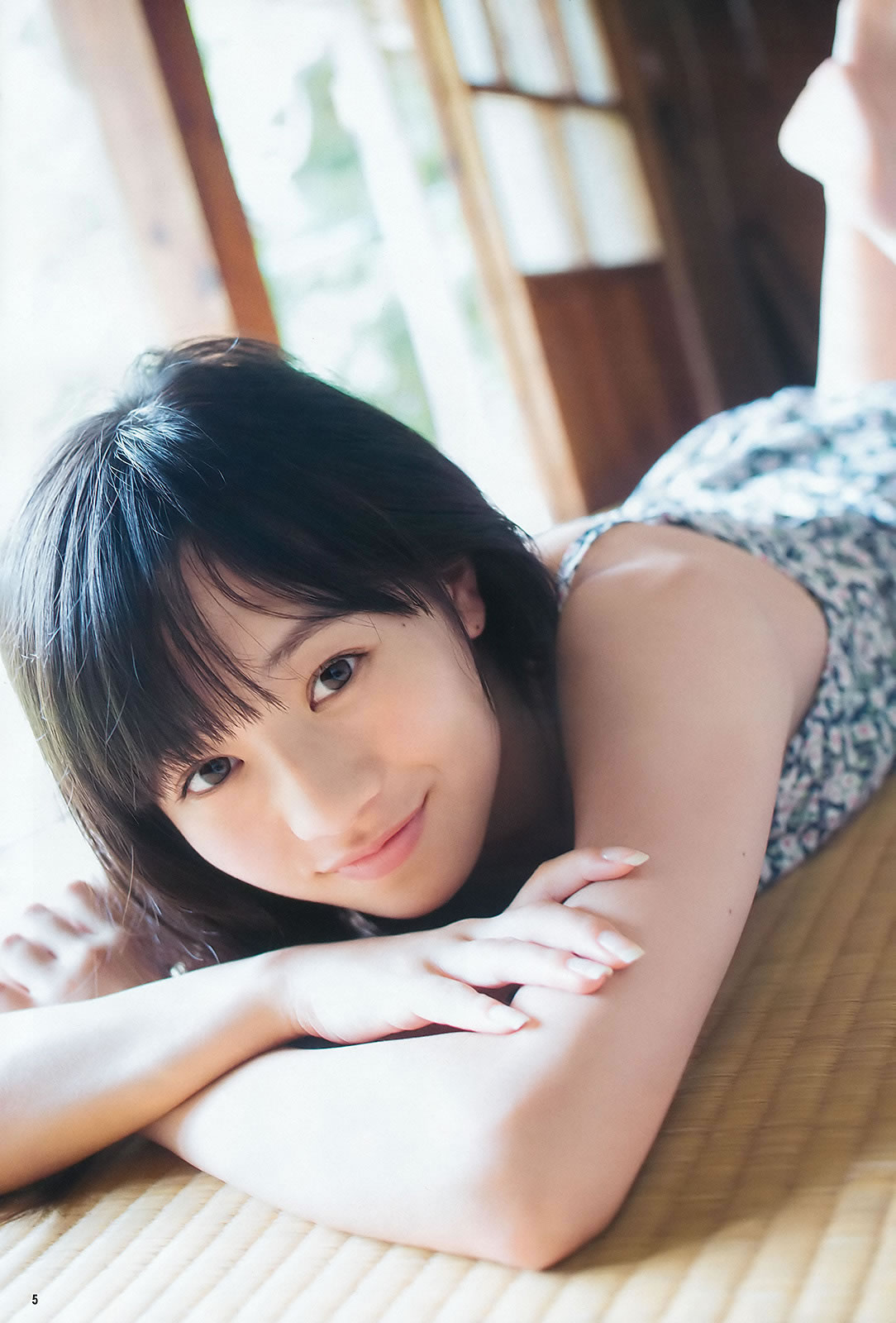 [Weekly Young Jump]高清写真图2015 No.44 45 伊藤萌々香 松井珠理奈 篠崎愛 内田理央