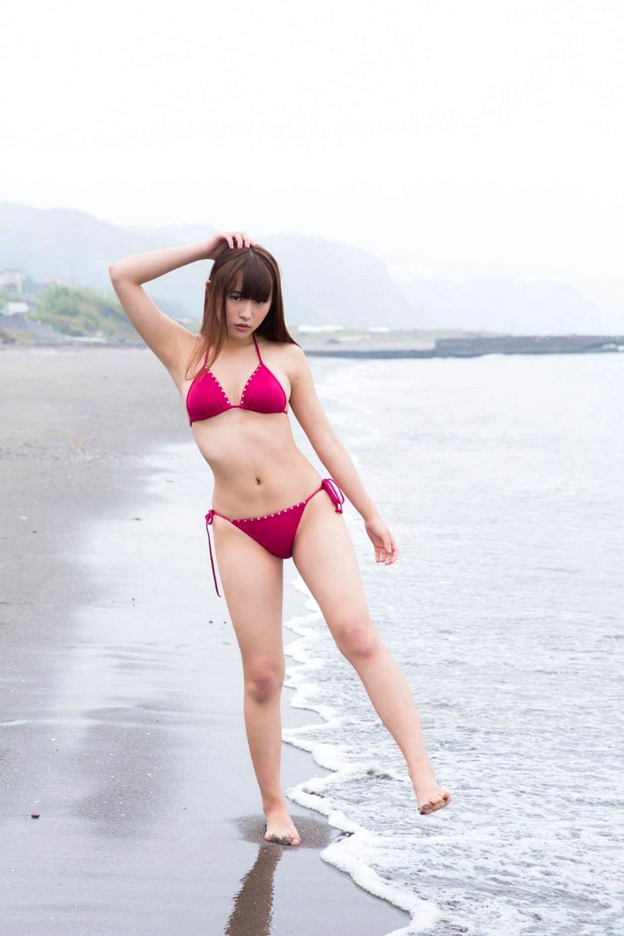 Gallery - 浅川梨奈《SPA！デジタル》写真集：沙滩性感比基尼与唯美和服风格赏析日本比基尼和服清纯气质 浅川梨奈女神私房照_秀色女神 - image 14