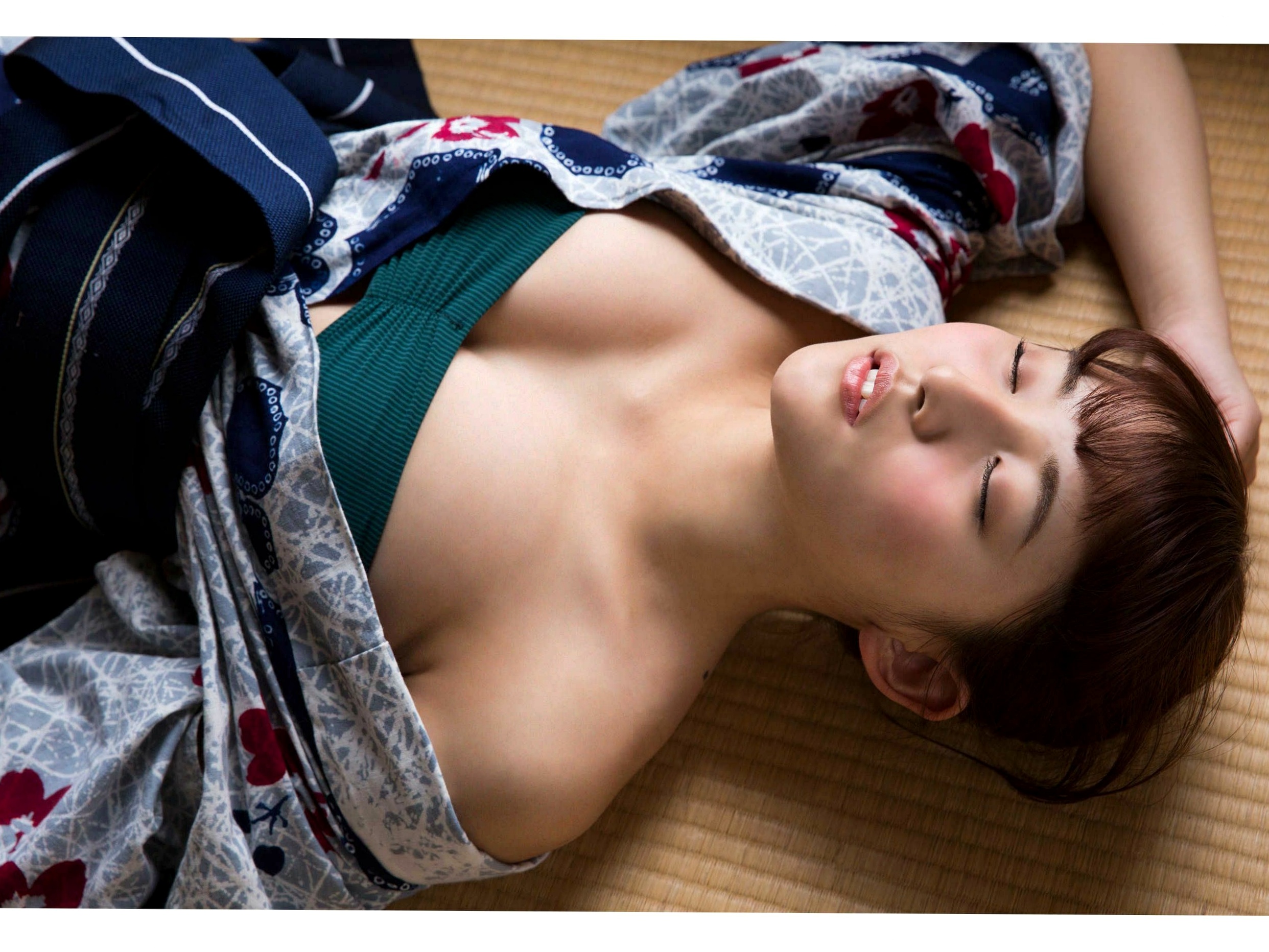 Gallery - 浅川梨奈《SPA！デジタル》写真集：沙滩性感比基尼与唯美和服风格赏析日本比基尼和服清纯气质 浅川梨奈女神私房照_秀色女神 - image 29