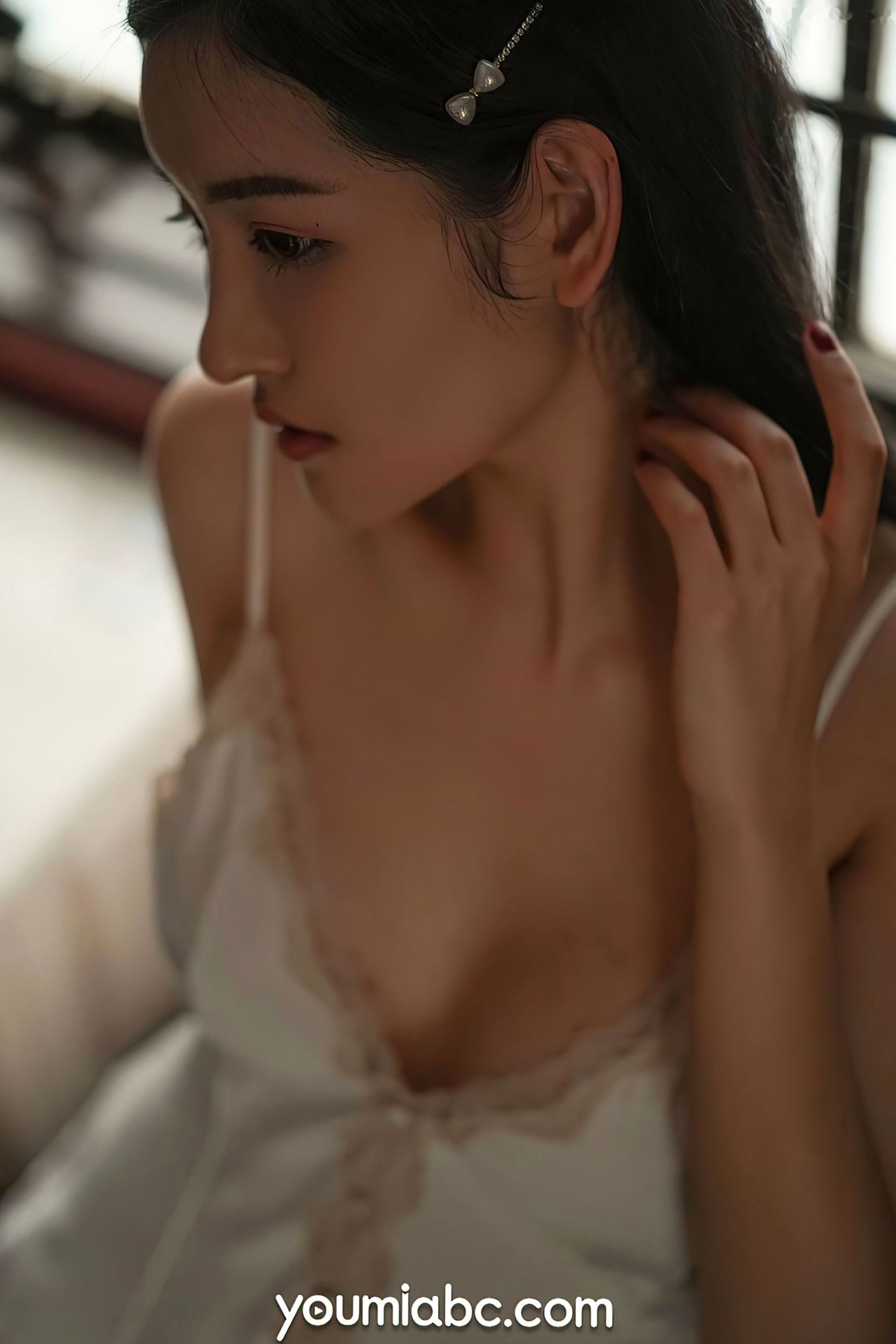 Gallery - YouMi尤蜜-2021.07.17-沈梦瑶-《暗夜精灵》白色丝绸睡裙慵懒私房大尺度写真尤蜜荟 - Chiness Model 性感私房照诱惑白嫩 沈梦瑶女神私房照_秀色女神 - image 2