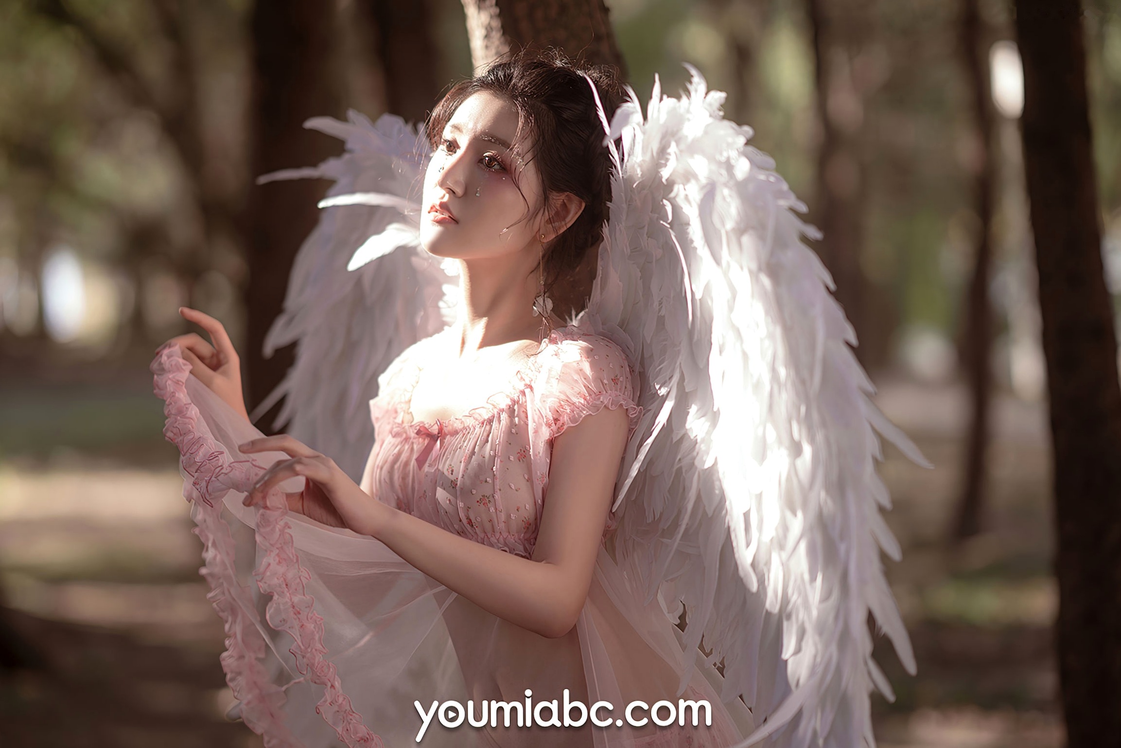 Gallery - YouMi尤蜜-沈梦瑶《粉天使》：森林户外角色扮演，粉色蕾丝透视睡裙，化身梦幻羽翼小天使，极致唯美撩人，无圣光大尺度写真尤蜜荟 - Chiness Model 角色扮演性感私房照大尺度 沈梦瑶女神私房照_秀色女神 - image 15