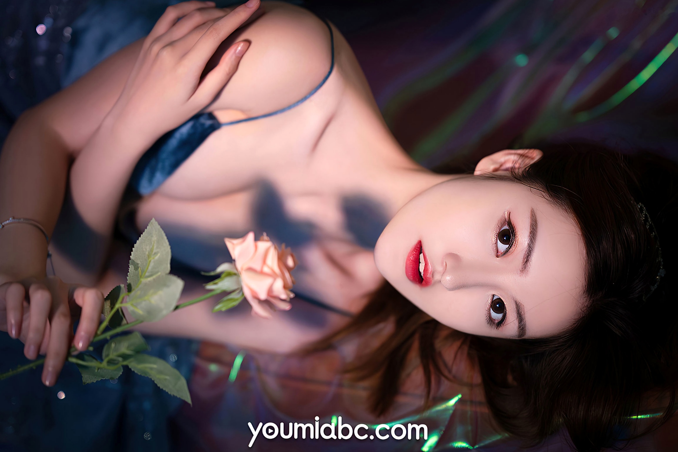 Gallery - YouMi尤蜜-2020.12.27-沈梦瑶《梦的花语》唯美私房写真，身穿吊带长裙与玫瑰花互动，展现性感极致诱惑，梦幻光影氛围十足尤蜜荟 - Chiness Model 性感诱惑私房照大尺度女神 沈梦瑶女神私房照_秀色女神 - image 12