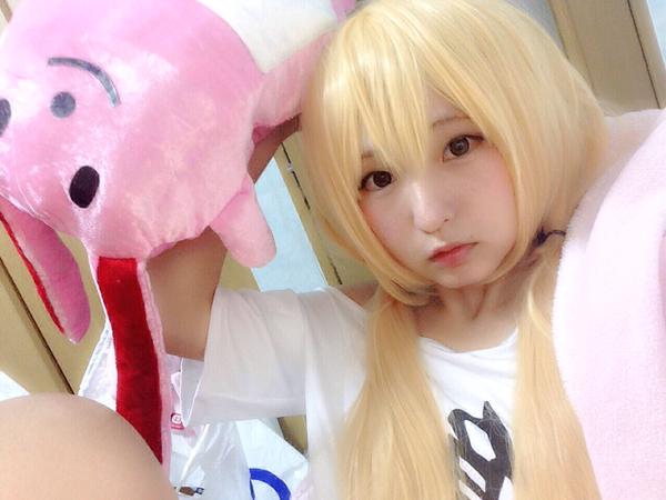 あんにゅい豆腐 迷人的小恶魔系制服打扮超cute