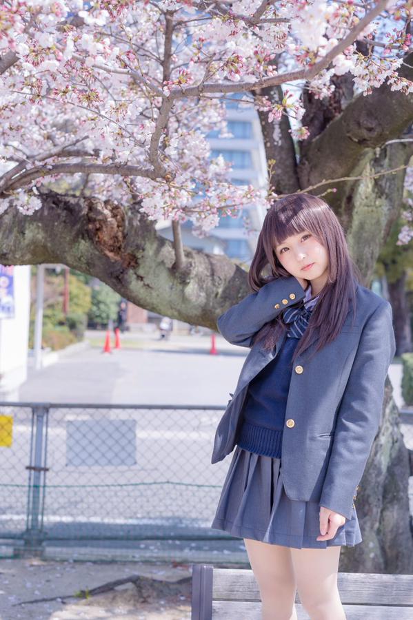 あんにゅい豆腐 迷人的小恶魔系制服打扮超cute