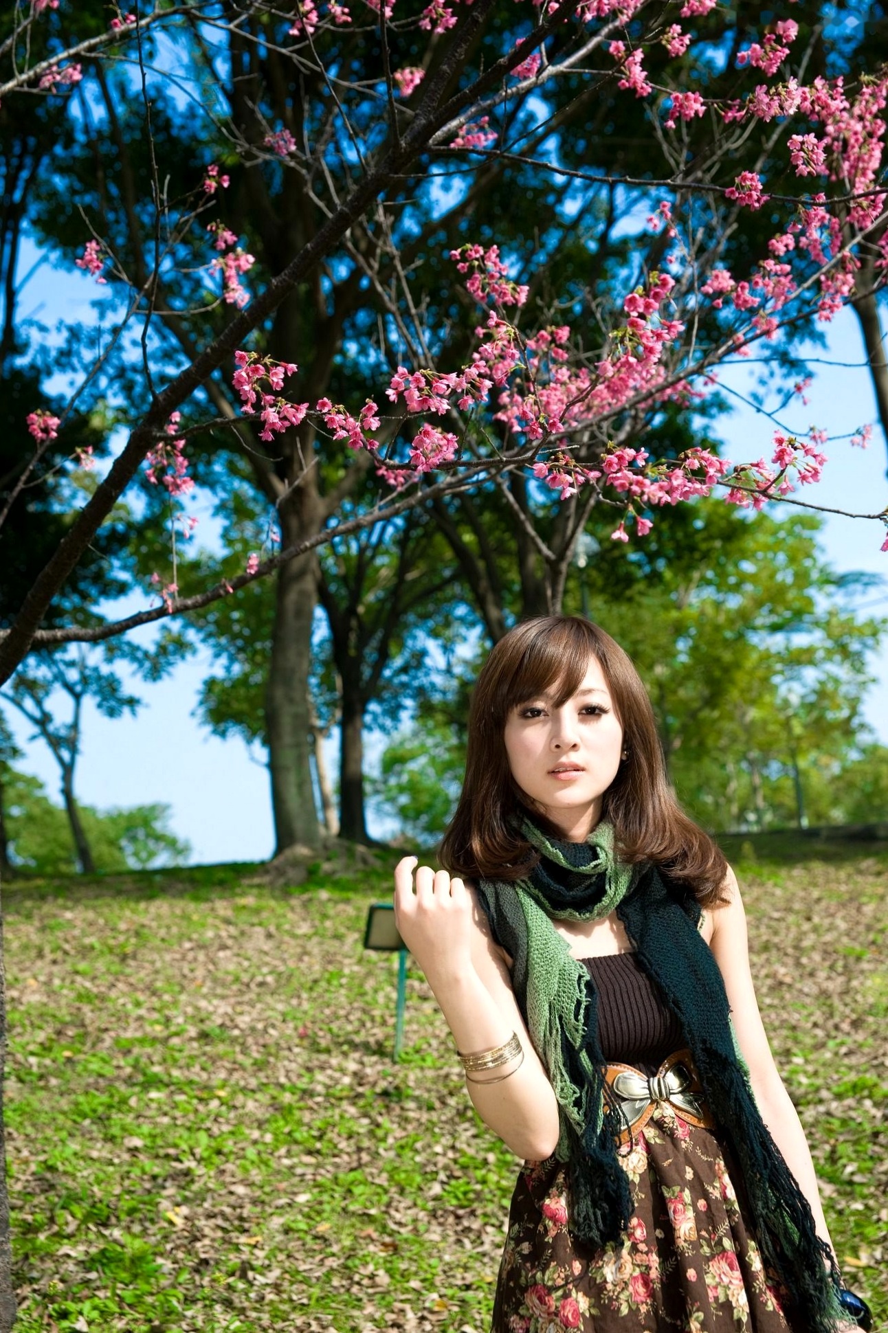 Gallery - 台湾美女张凯洁果子MM四四南村大安森林公园清新外拍写真，治愈系自然风街拍台湾清新治愈系户外街拍 张凯洁女神私房照_秀色女神 - image 1