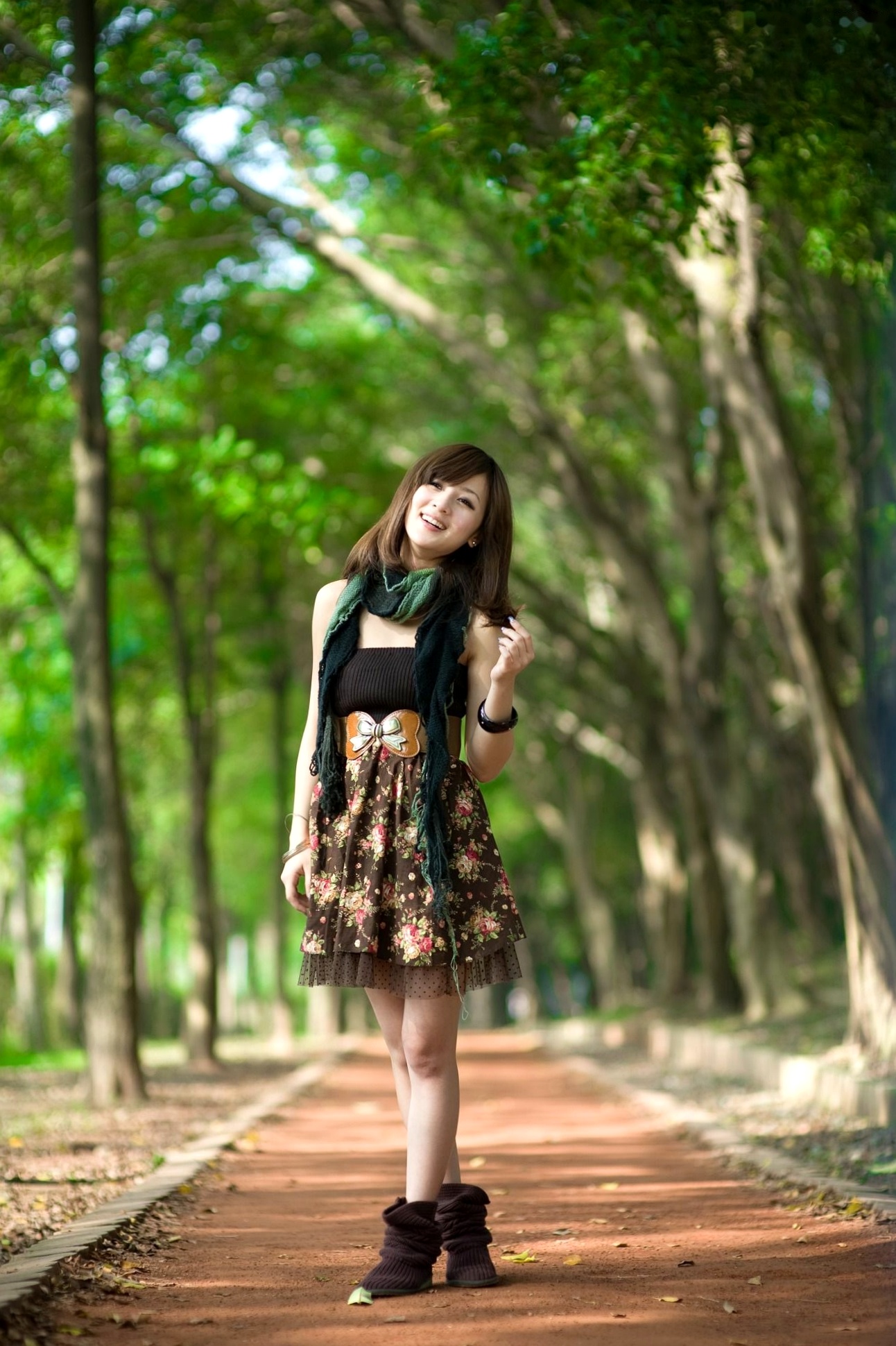 Gallery - 台湾美女张凯洁果子MM四四南村大安森林公园清新外拍写真，治愈系自然风街拍台湾清新治愈系户外街拍 张凯洁女神私房照_秀色女神 - image 6