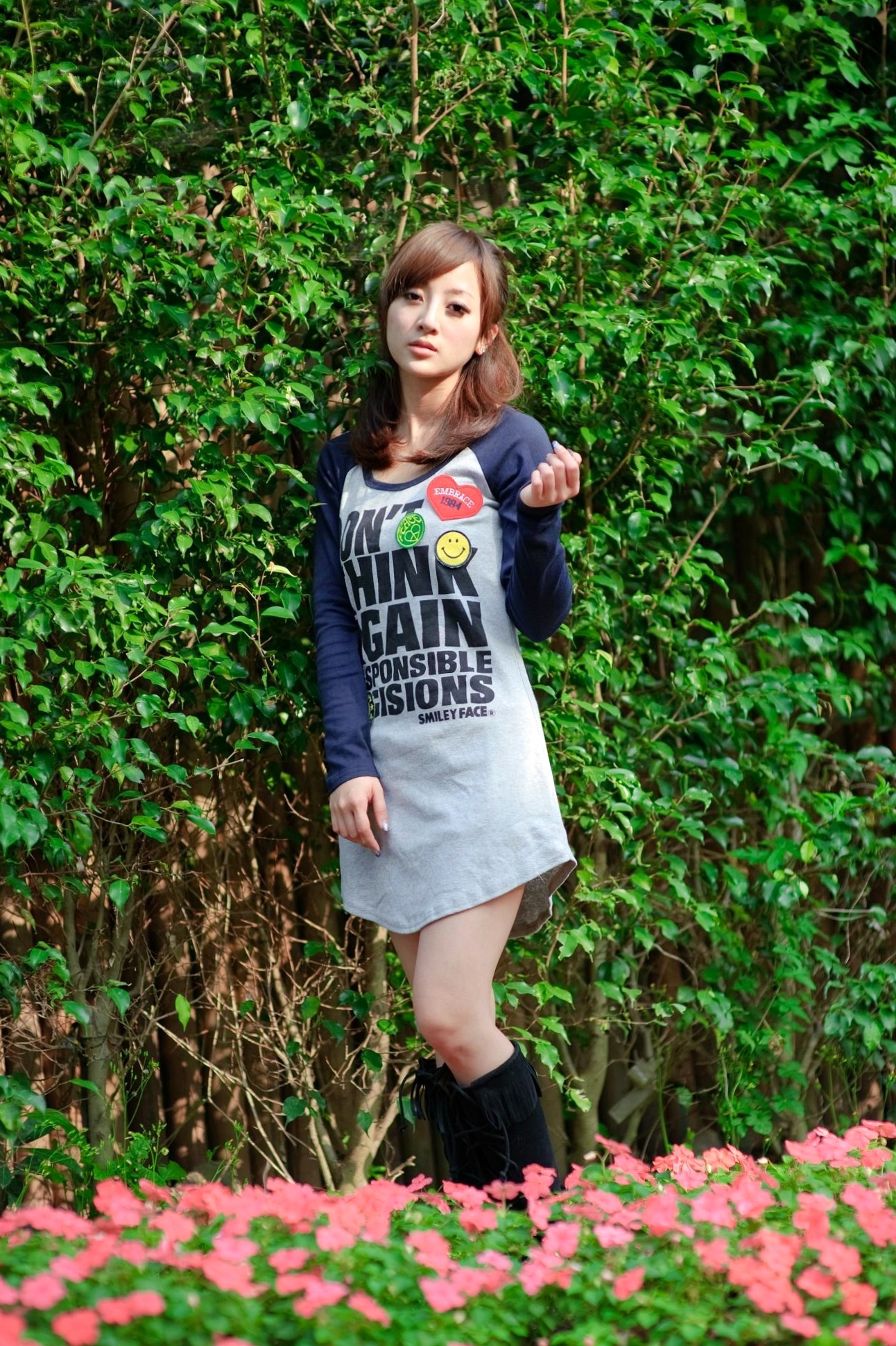 Gallery - 台湾美女张凯洁果子MM四四南村大安森林公园清新外拍写真，治愈系自然风街拍台湾清新治愈系户外街拍 张凯洁女神私房照_秀色女神 - image 17