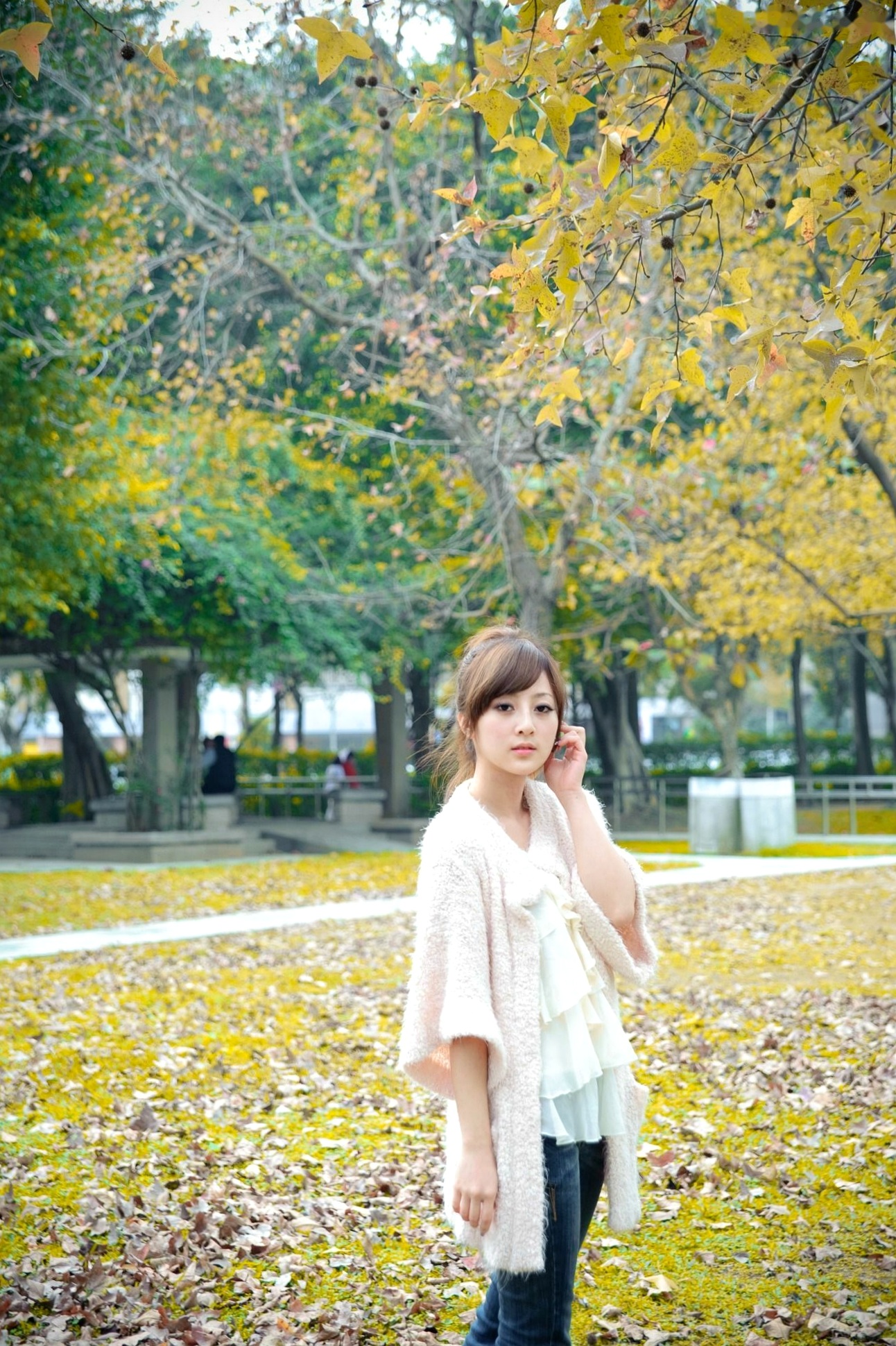 Gallery - 台湾美女张凯洁果子MM四四南村大安森林公园清新外拍写真，治愈系自然风街拍台湾清新治愈系户外街拍 张凯洁女神私房照_秀色女神 - image 28