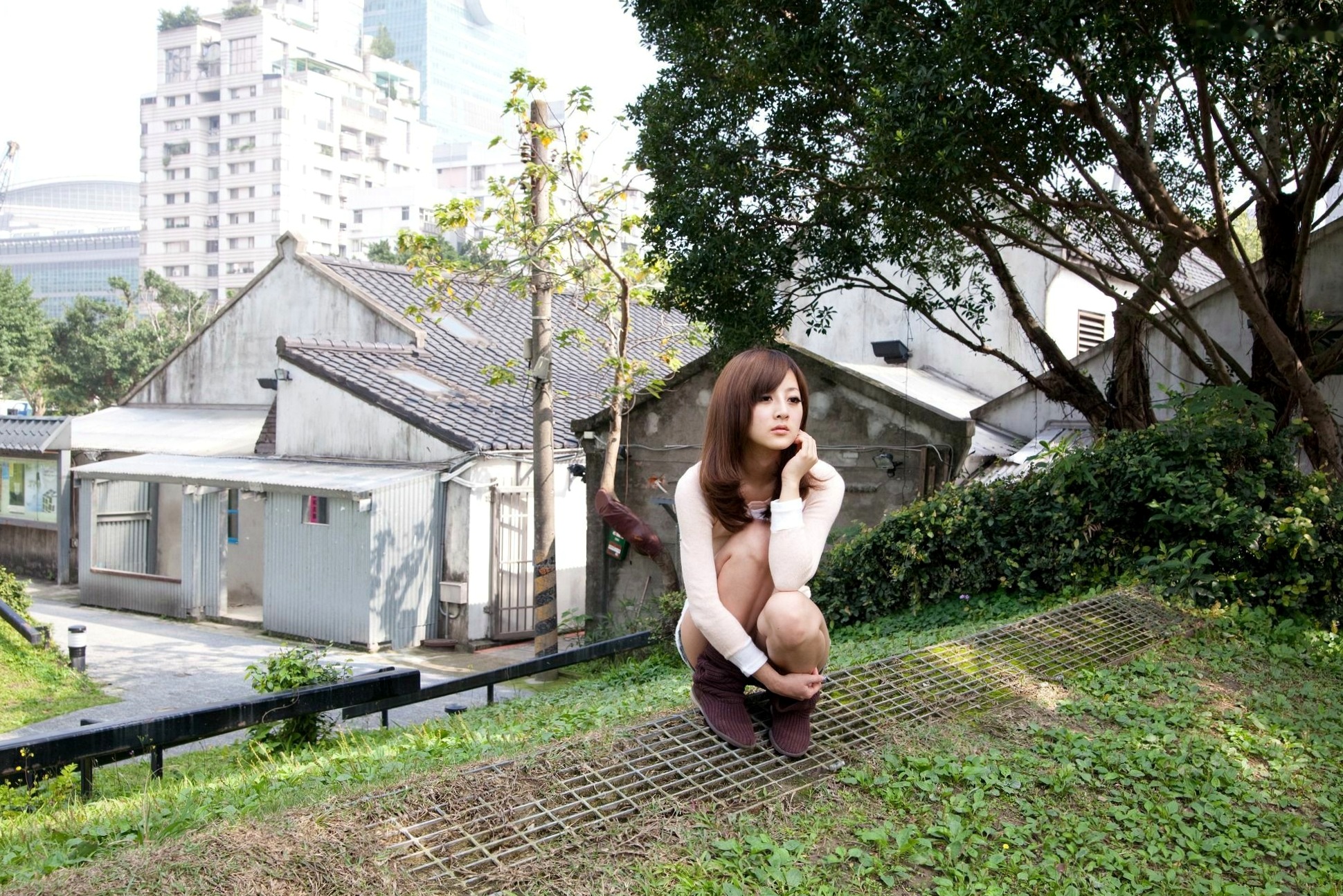 Gallery - 台湾美女张凯洁果子MM四四南村大安森林公园清新外拍写真，治愈系自然风街拍台湾清新治愈系户外街拍 张凯洁女神私房照_秀色女神 - image 60
