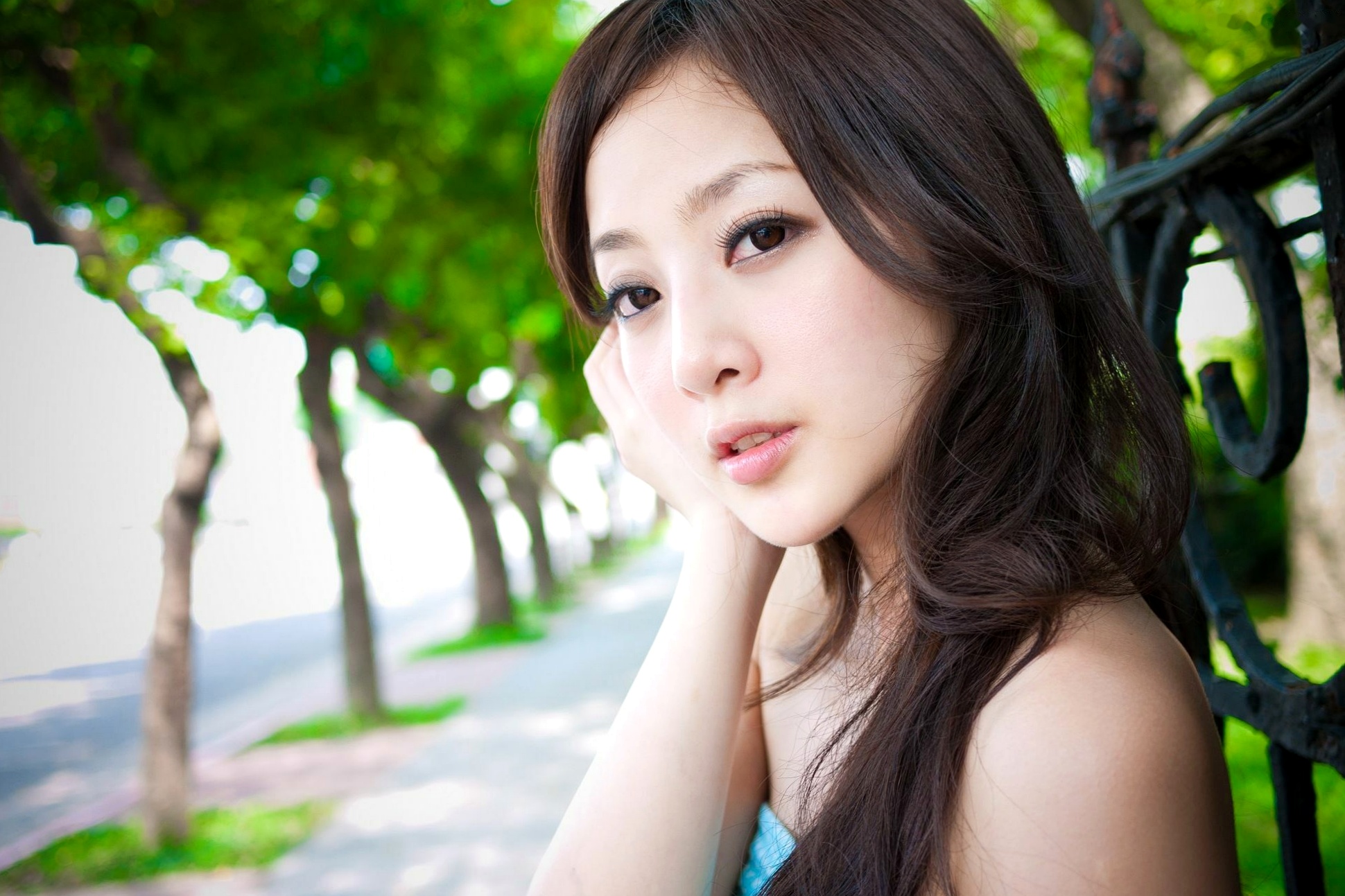 Gallery - 台湾正妹张允霏果子MM：228公园户外街拍写真，清新运动风造型，展现青春校园活力感台湾街拍清新户外女神 张凯洁女神私房照_秀色女神 - image 6